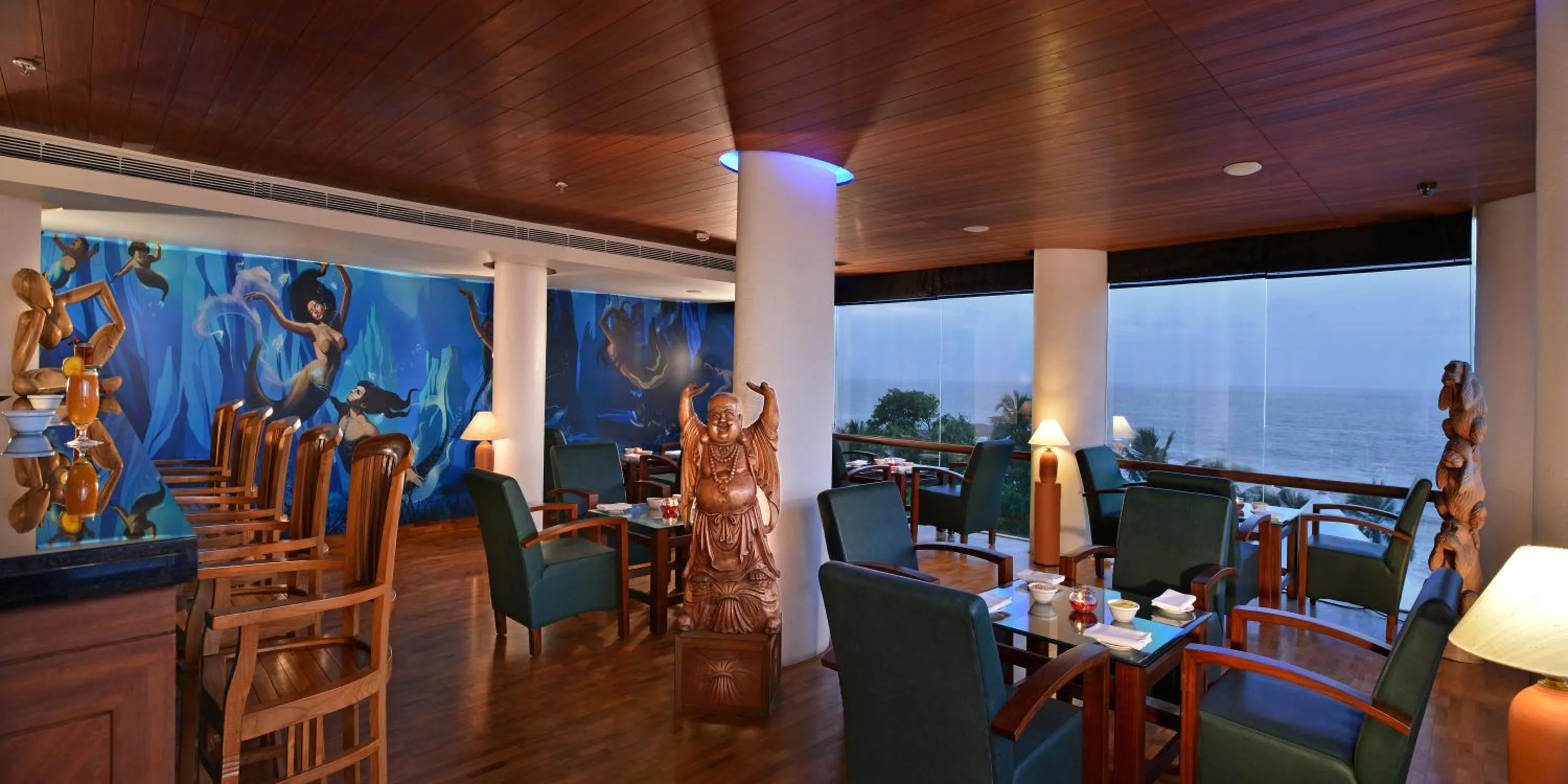 Lounge or bar in Gokulam Grand Turtle On The Beach