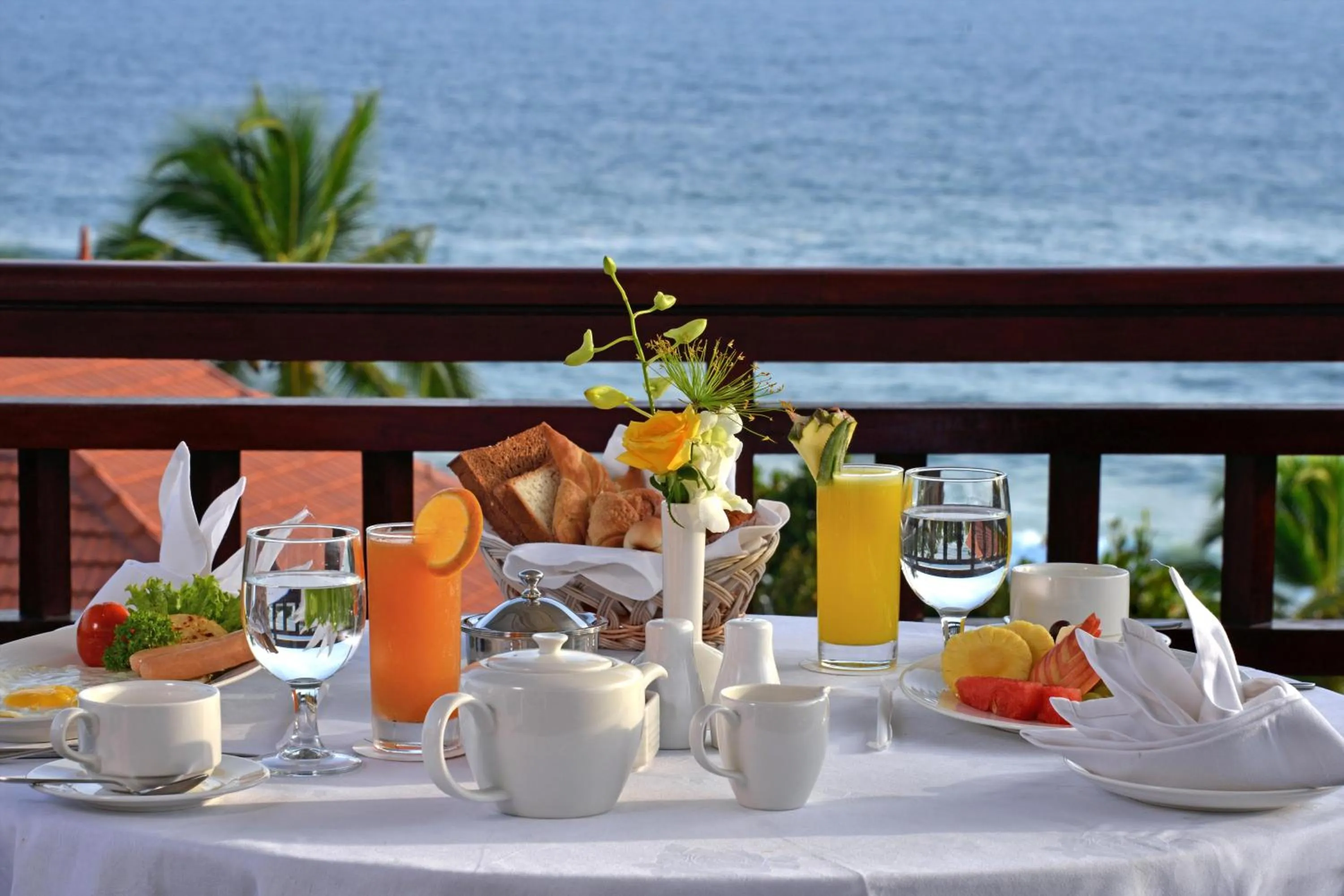 Food in Gokulam Grand Turtle On The Beach