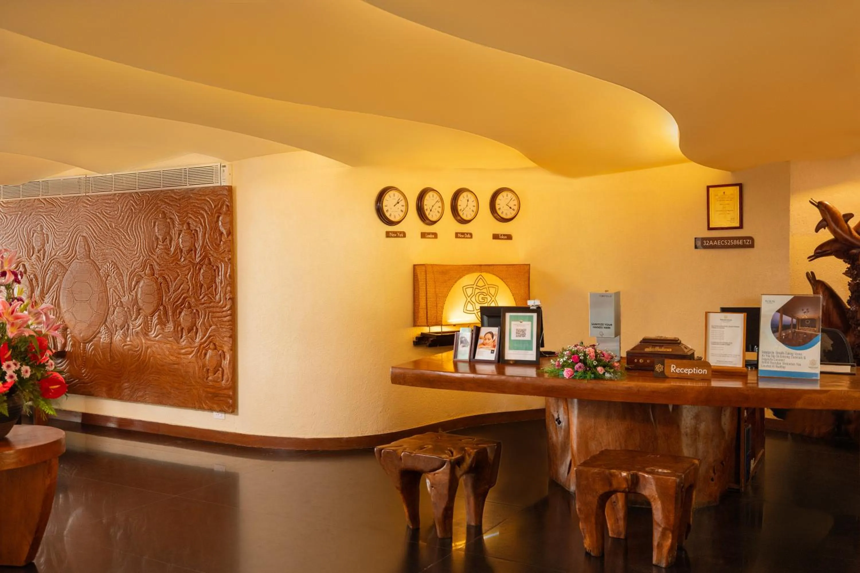 Lobby or reception in Gokulam Grand Turtle On The Beach