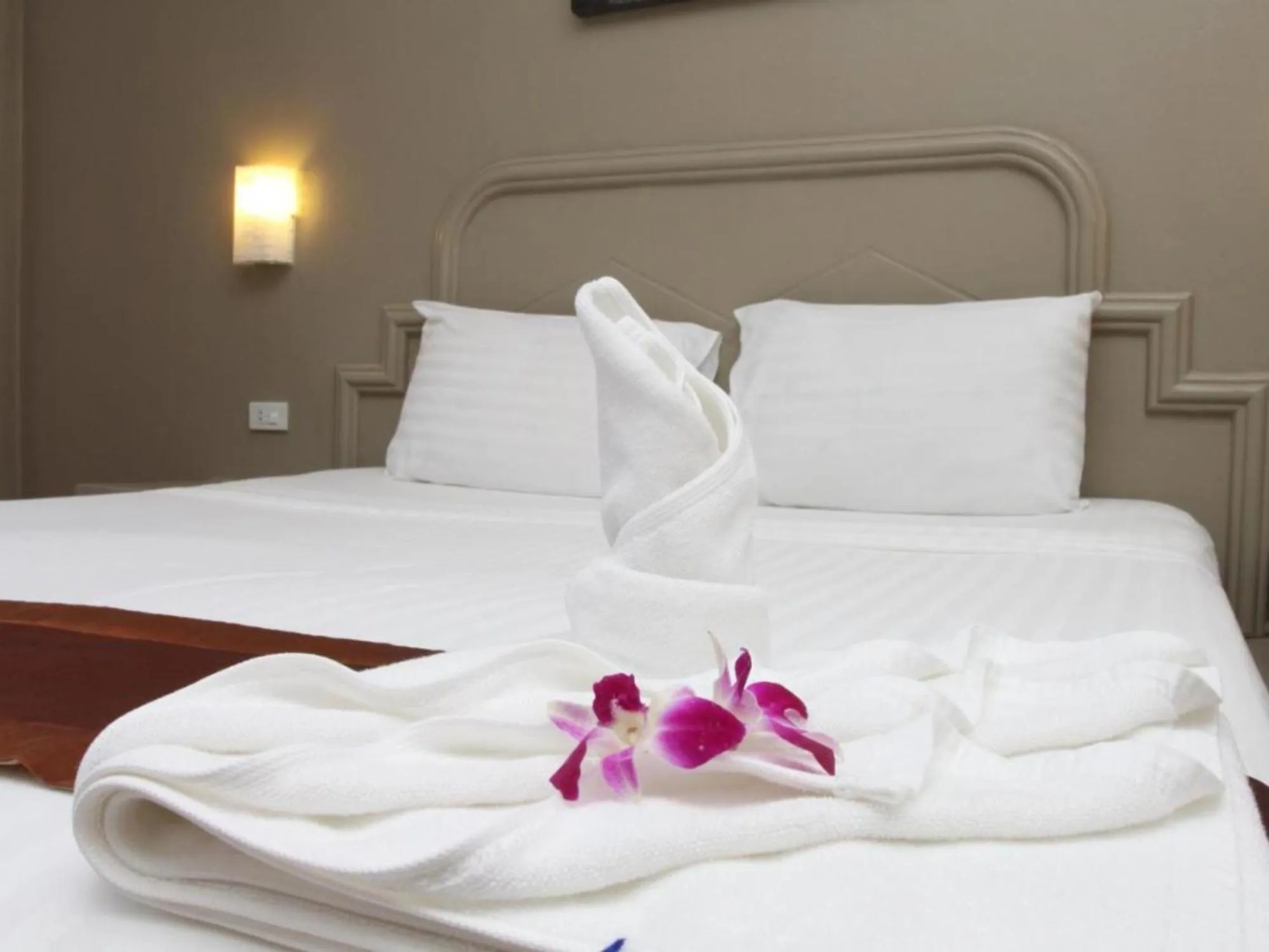 Bed in Tropical Palm