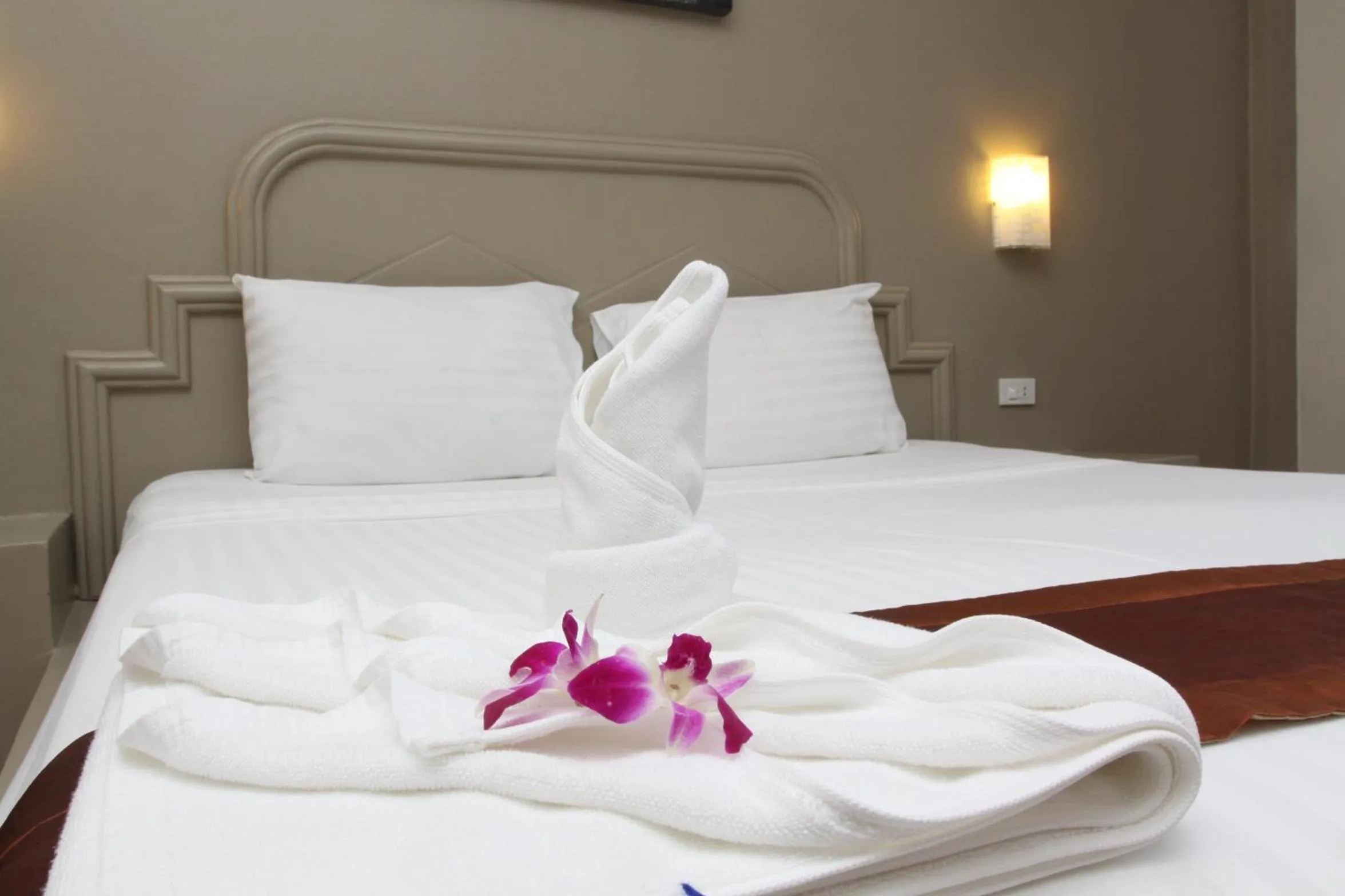 Bed in Tropical Palm