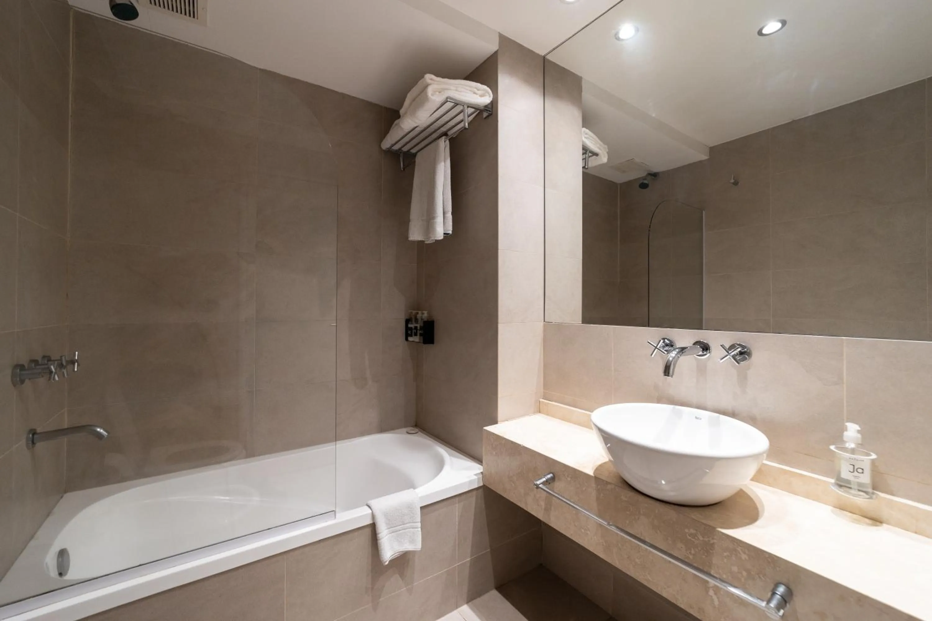 Bathroom in Dazzler by Wyndham Buenos Aires Recoleta