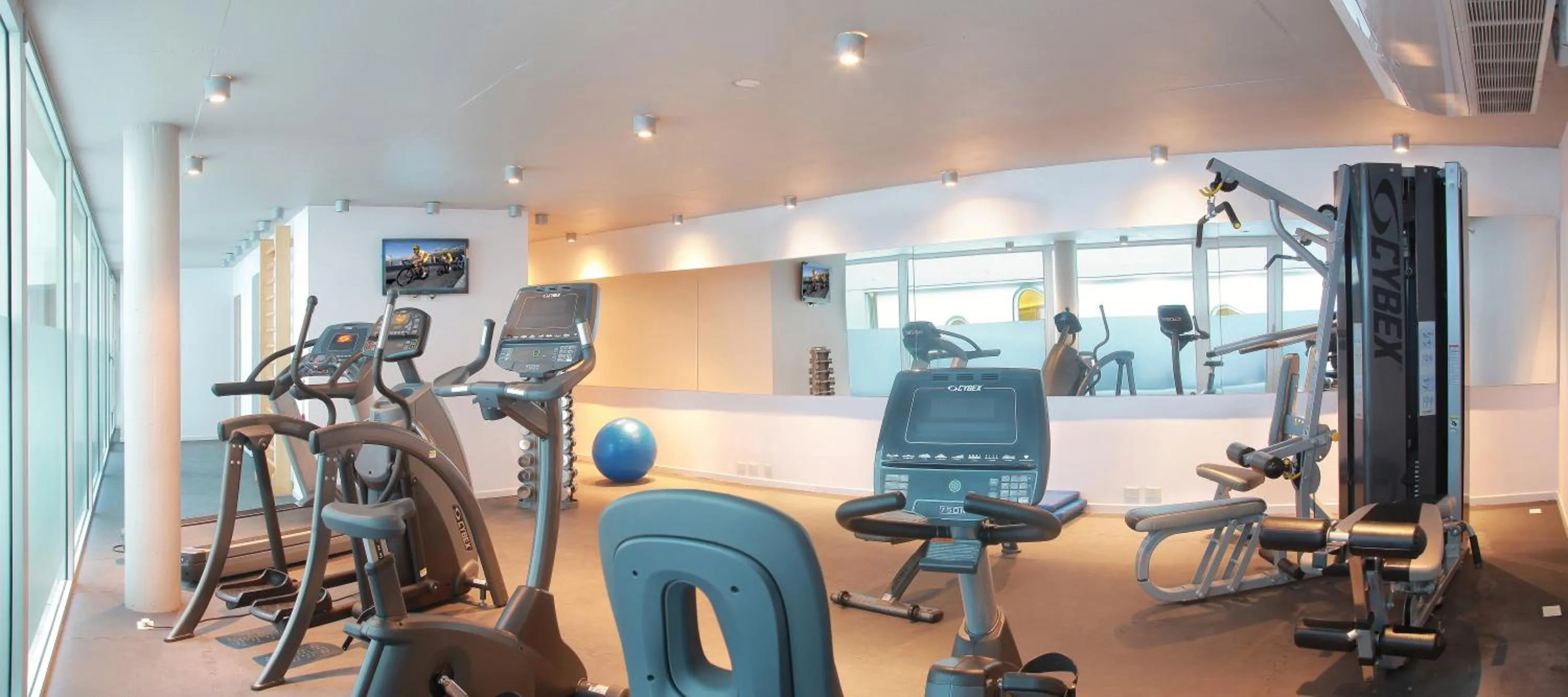 Fitness centre/facilities in Dazzler by Wyndham Buenos Aires Recoleta