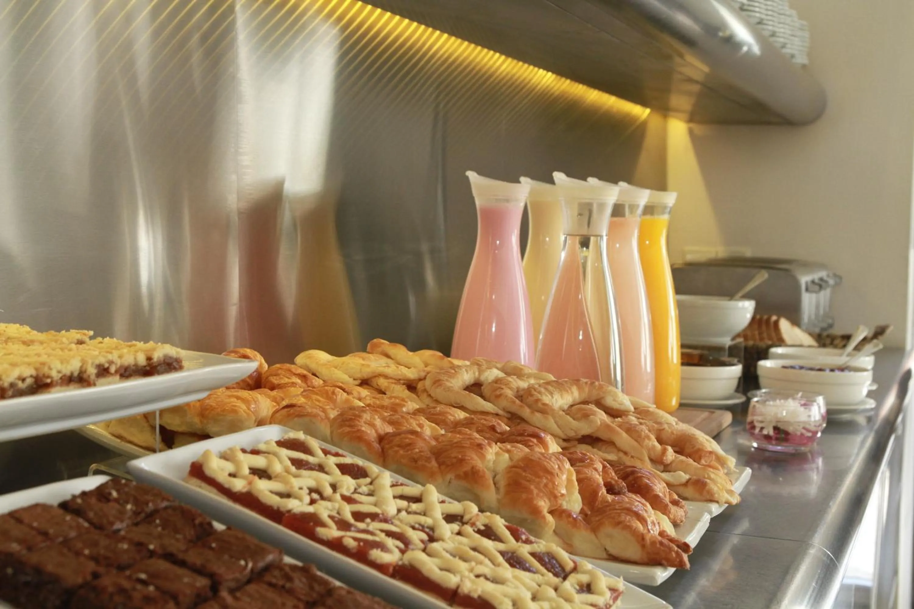 Food and drinks in Dazzler by Wyndham Buenos Aires Recoleta