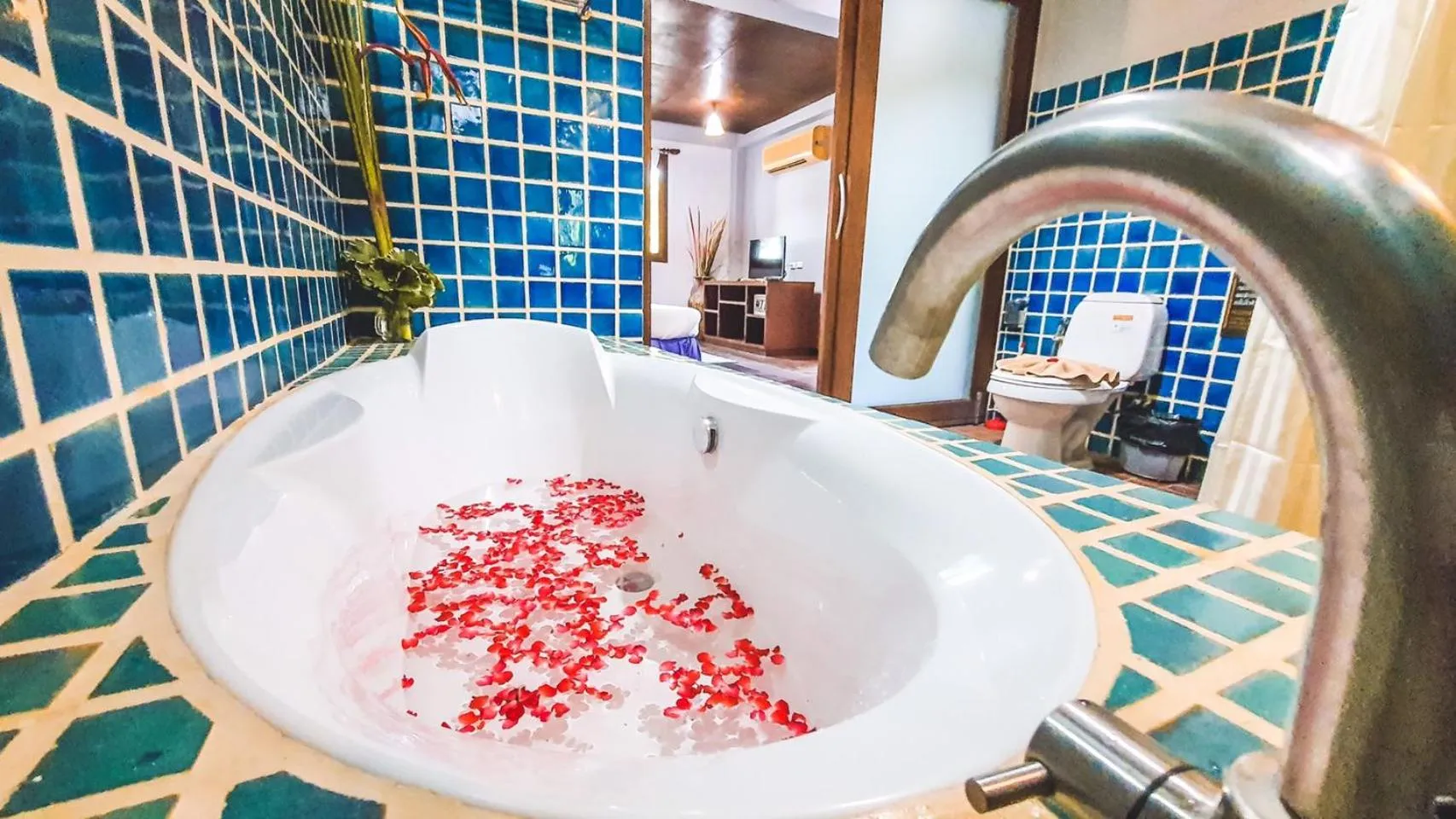 Bathroom in Chaweng Park Place