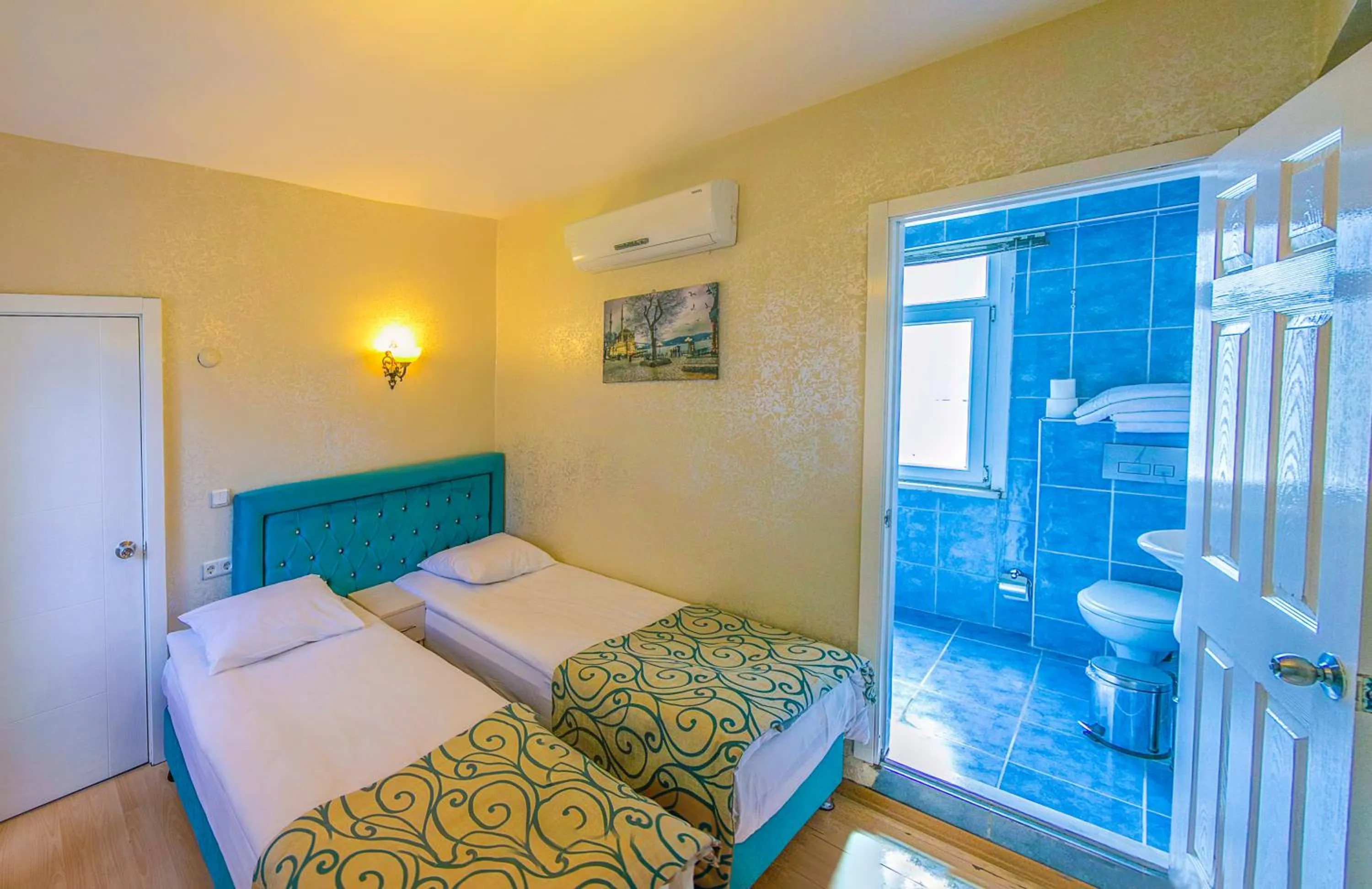 Photo of the whole room, Bed in Ancient Town Hotel