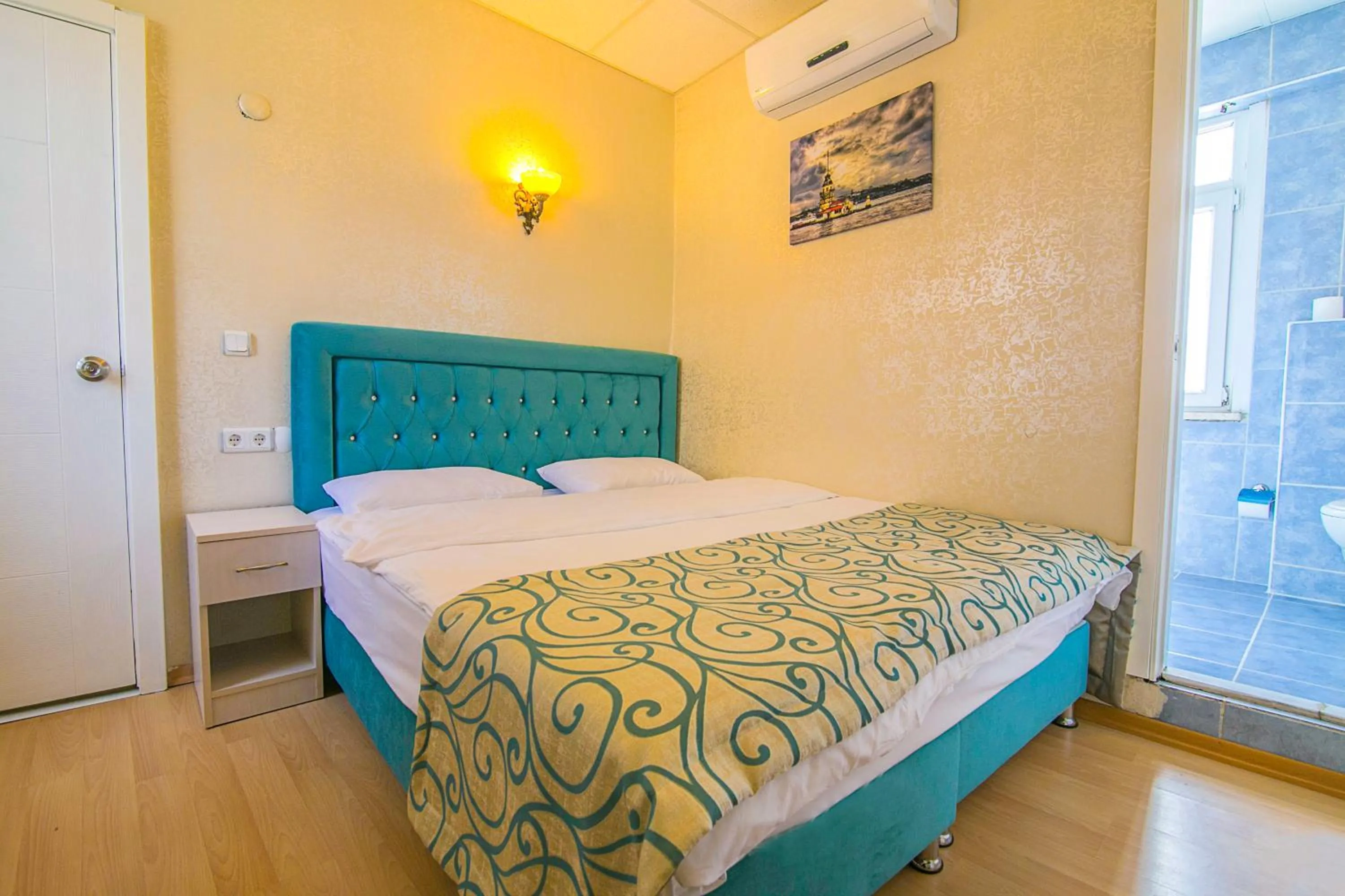 Photo of the whole room, Bed in Ancient Town Hotel