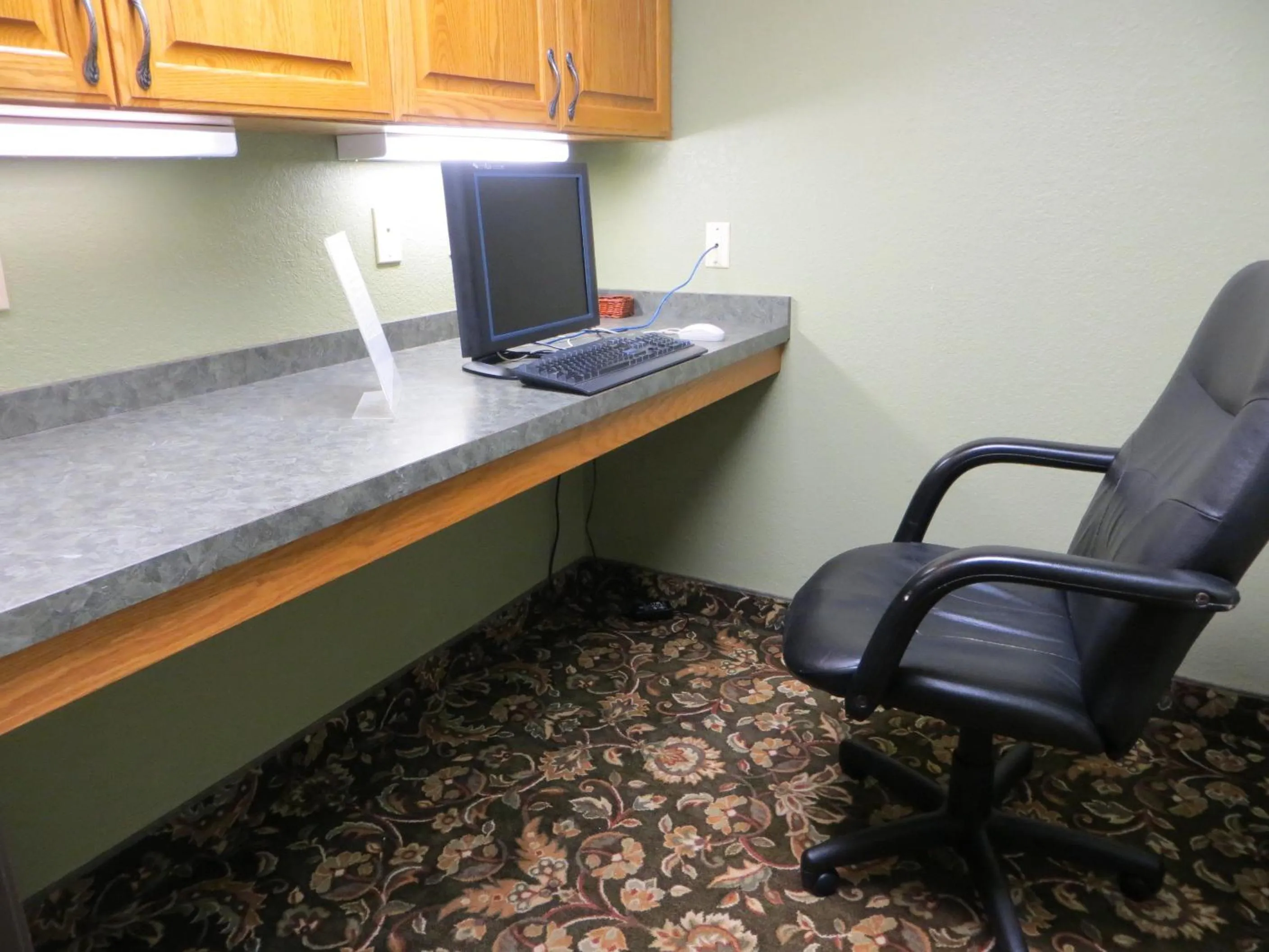 Business facilities in Super 8 by Wyndham Davenport