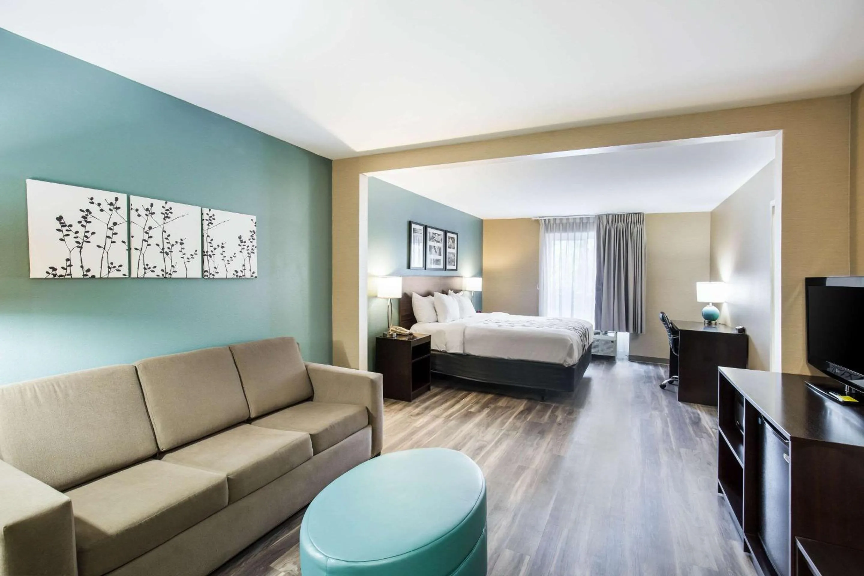 Bedroom, Bed in Sleep Inn & Suites Dunmore