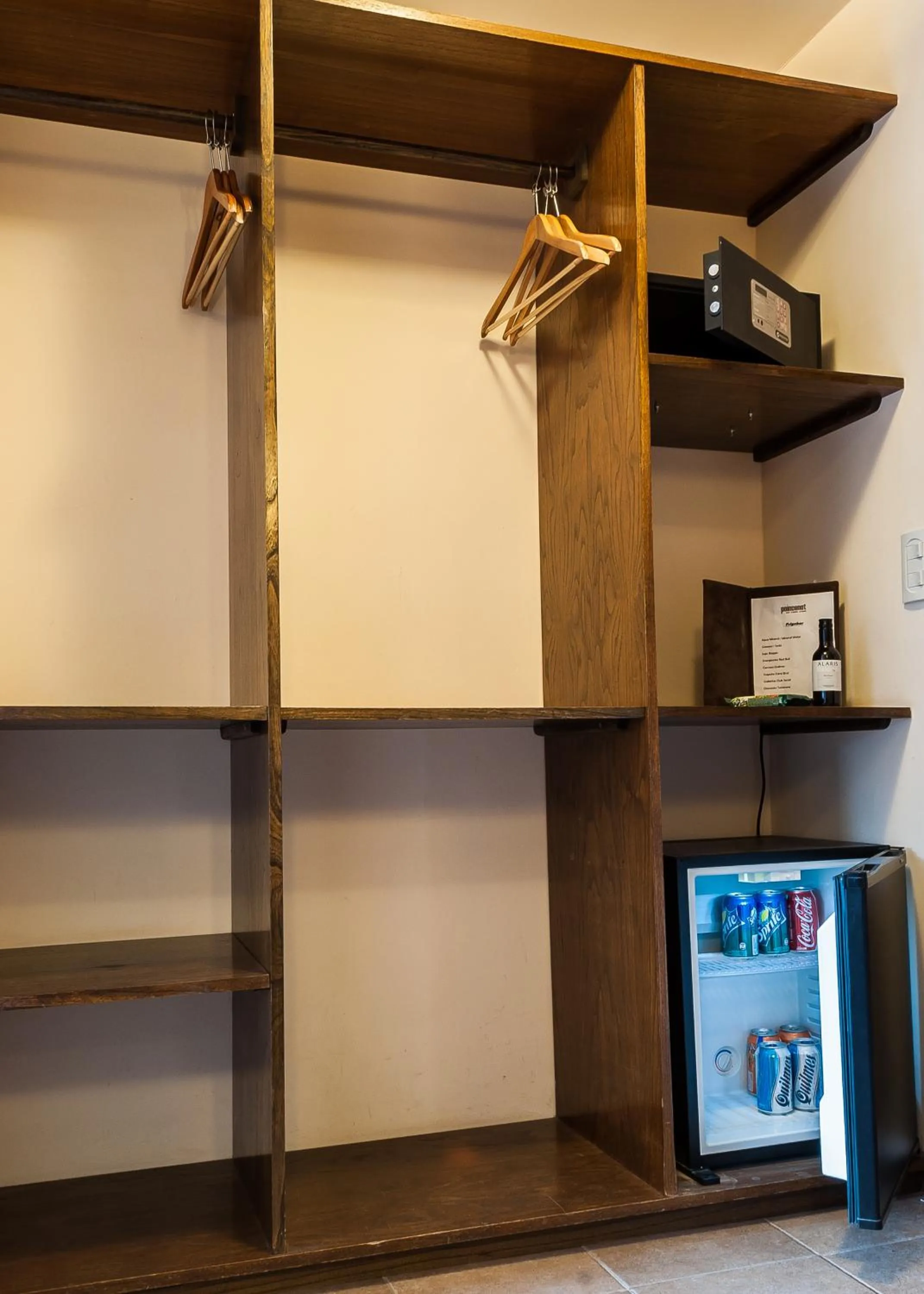 Bathroom in Hotel Poincenot