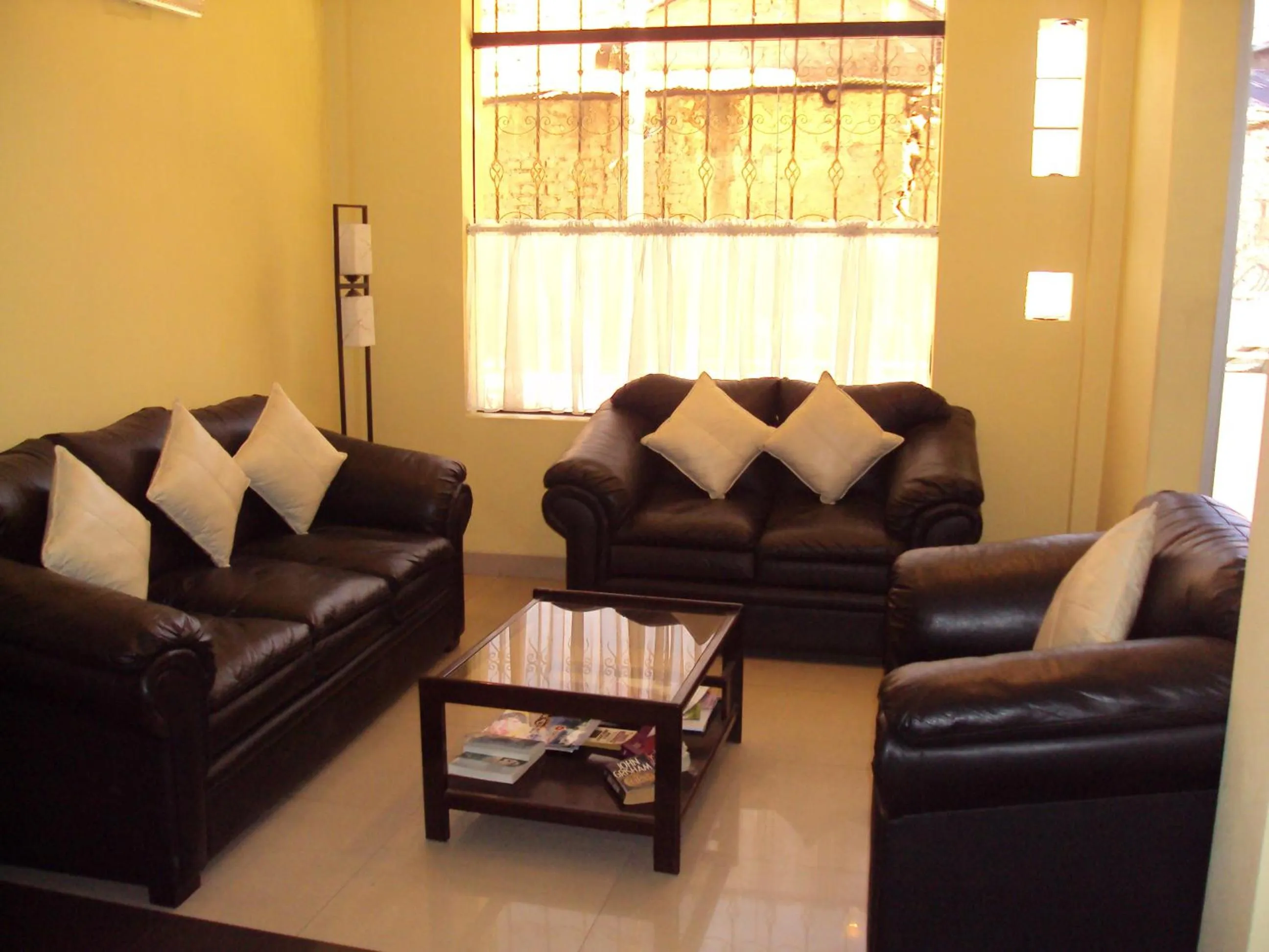 Photo of the whole room in Mosoq Inn