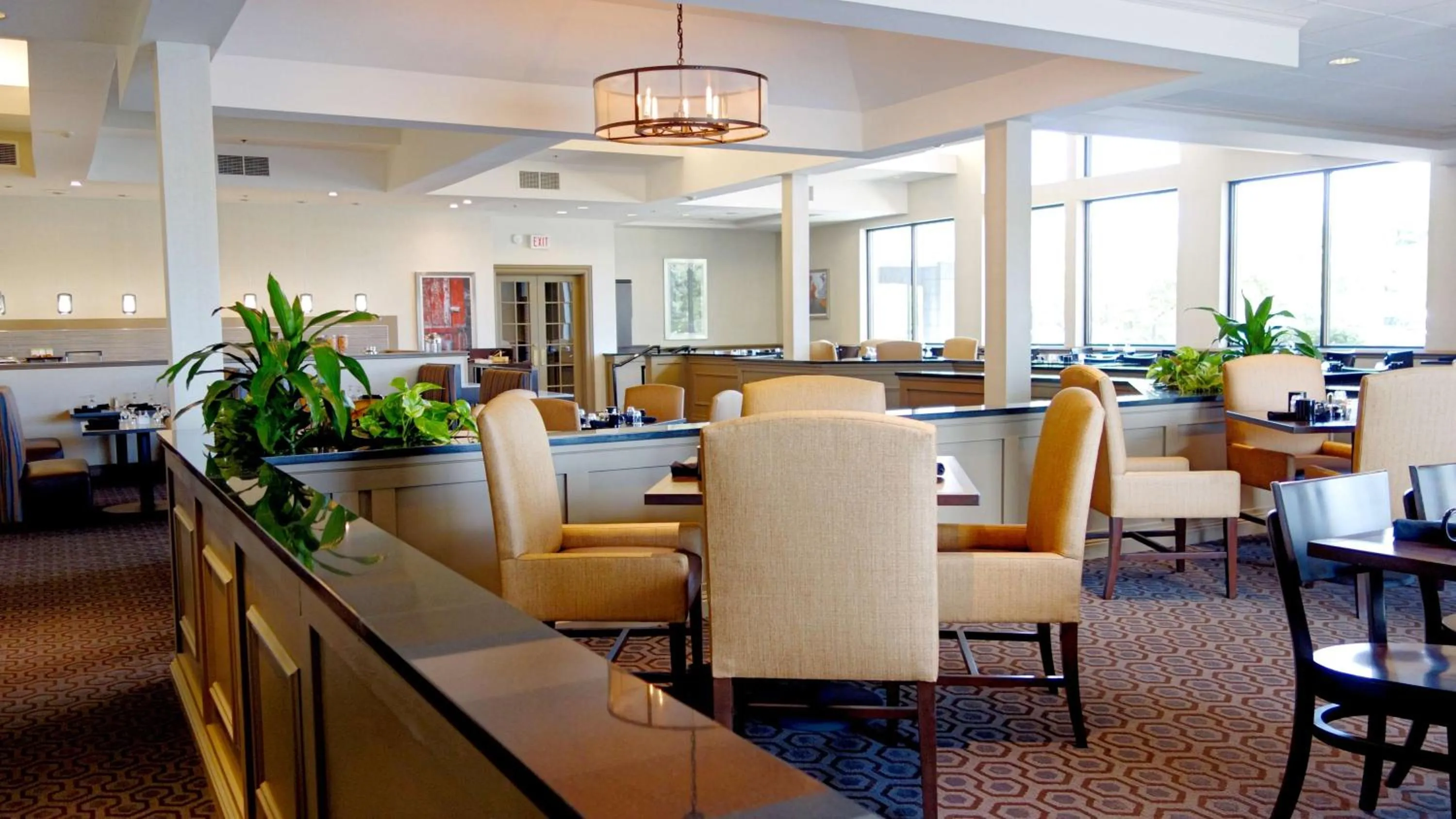 Restaurant/places to eat in Doubletree by Hilton, Leominster