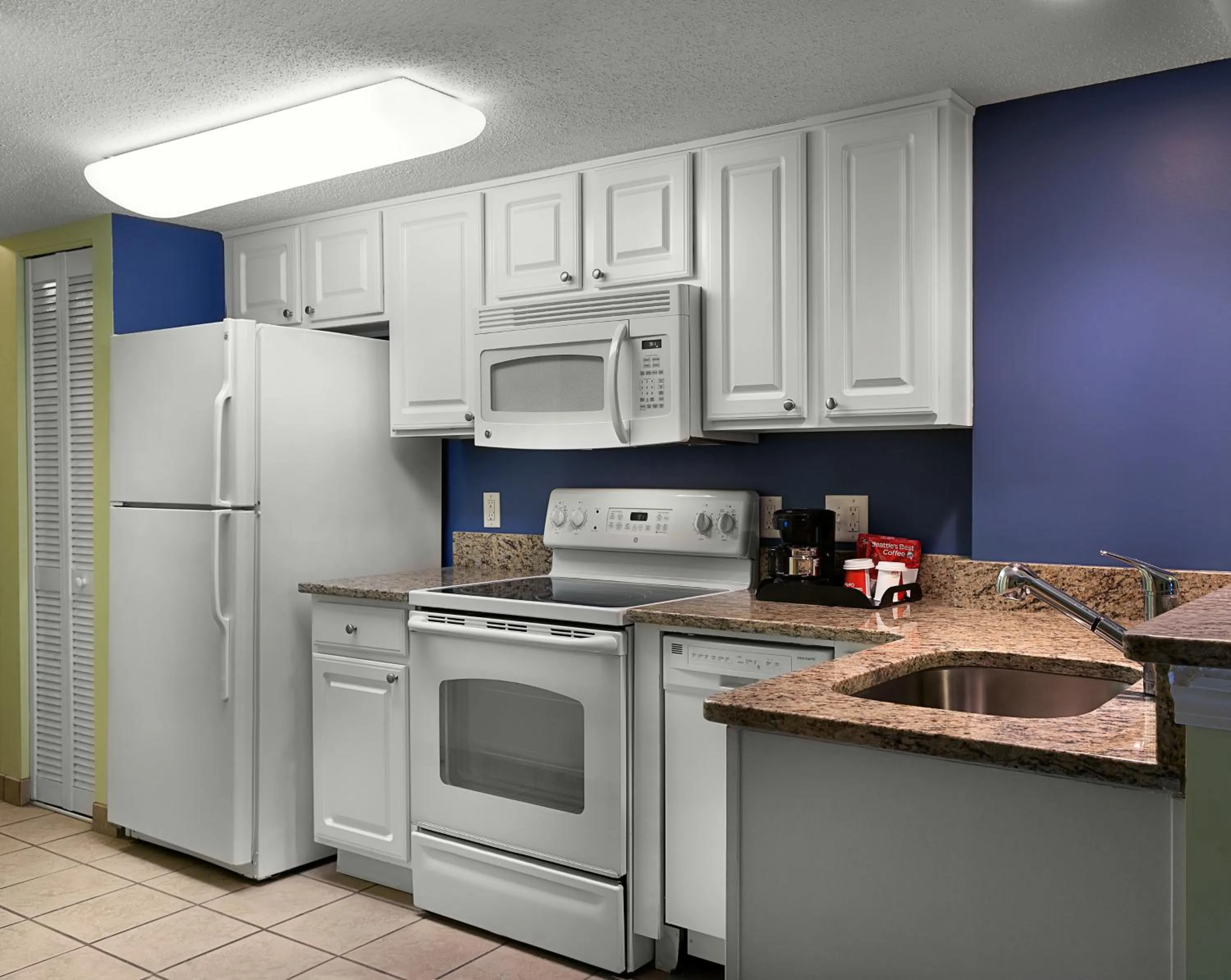 Kitchen or kitchenette in Paradise Resort