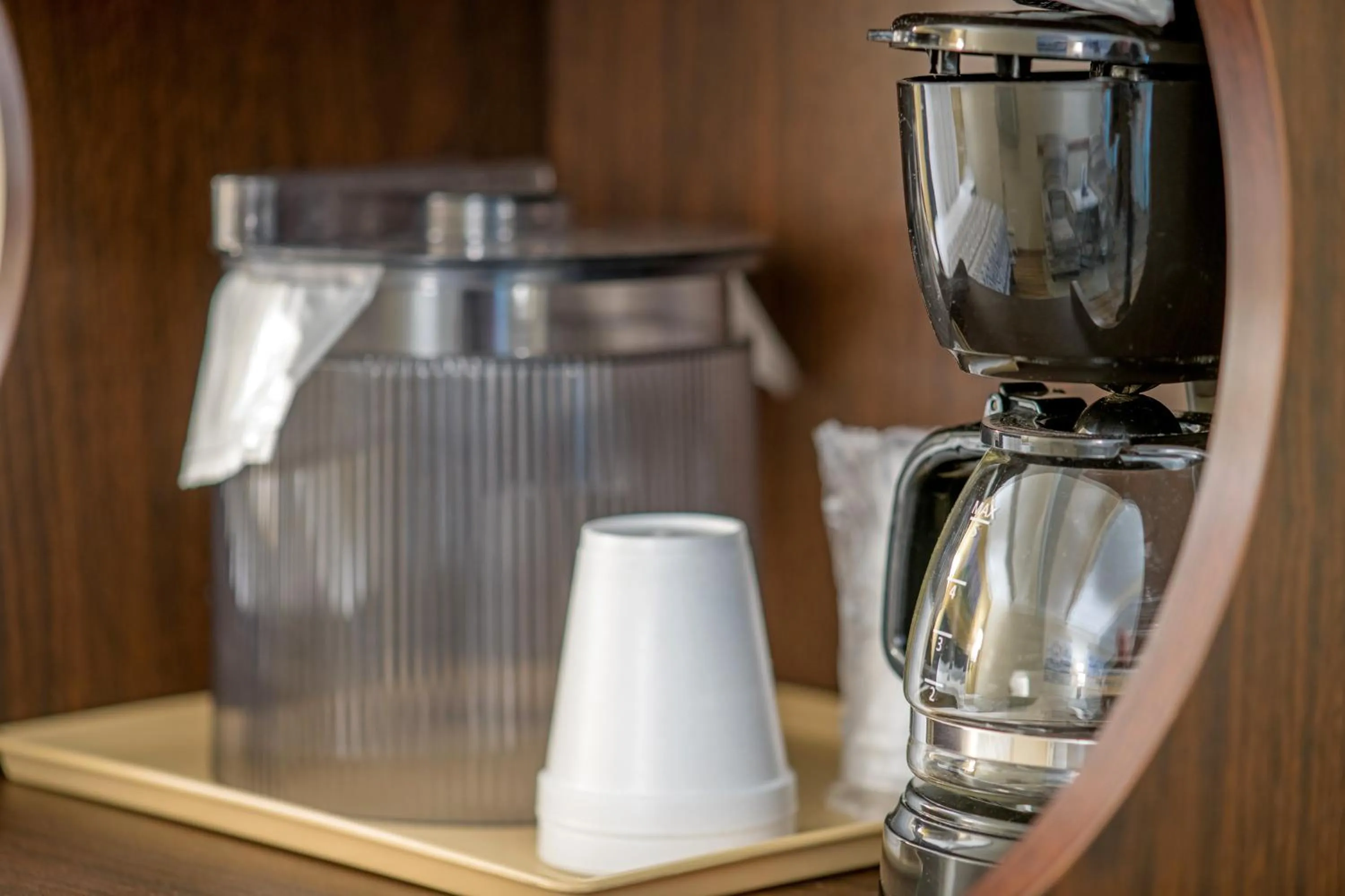 Coffee/tea facilities in Glenwood Springs Cedar Lodge