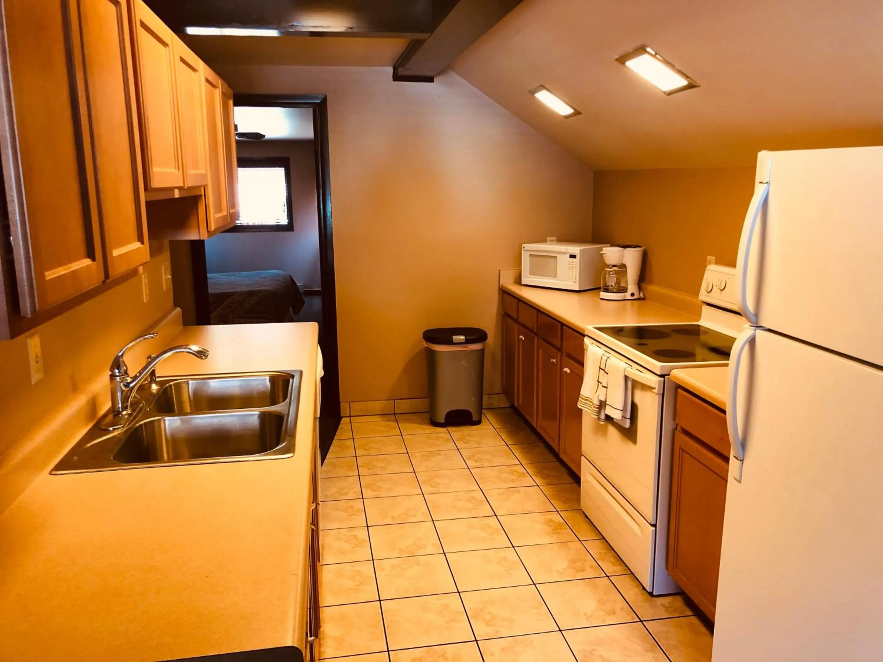 Kitchen or kitchenette in Glenwood Springs Cedar Lodge