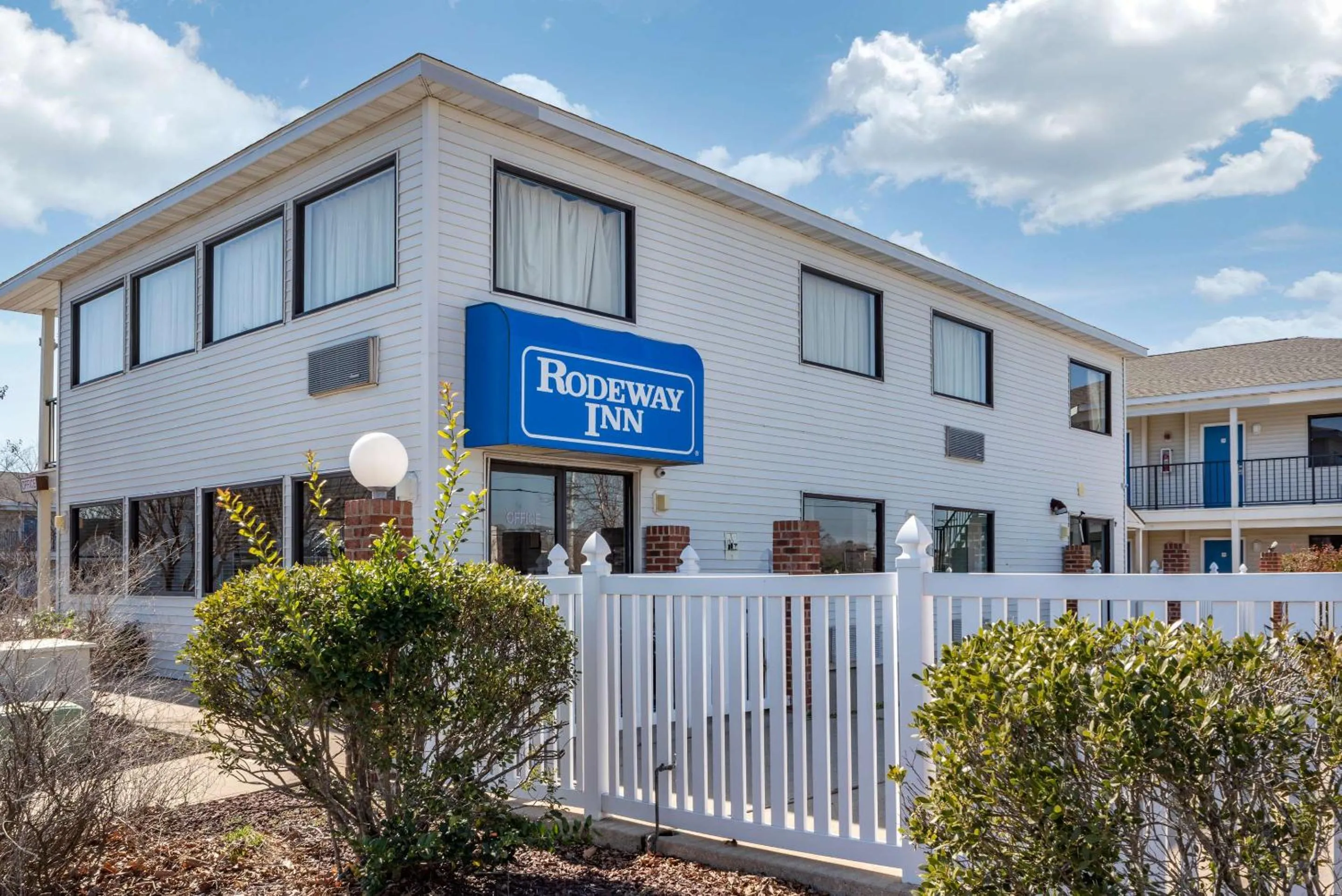 Property building in Rodeway Inn & Suites Rehoboth Beach