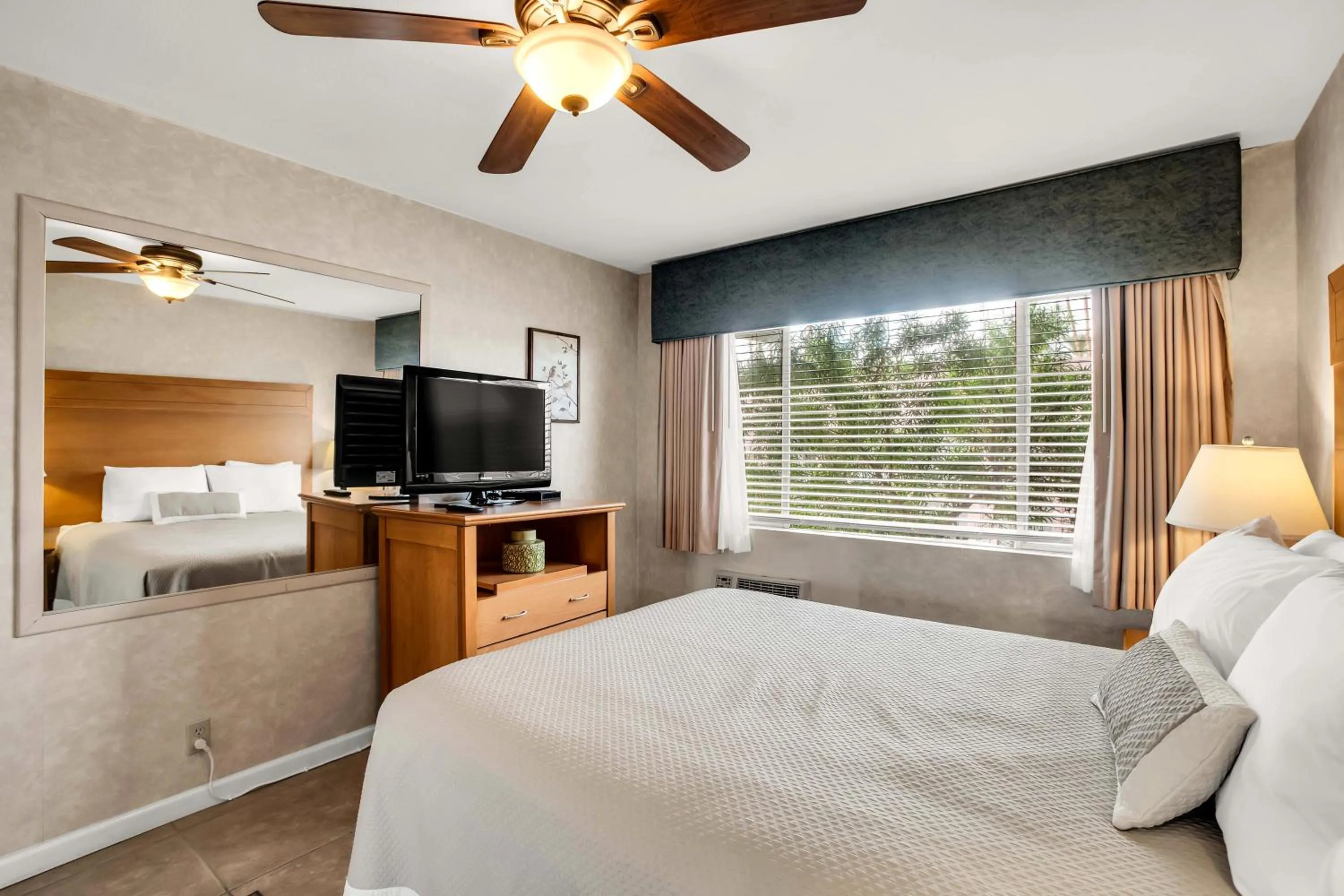 Bed in The Inn at Deep Canyon