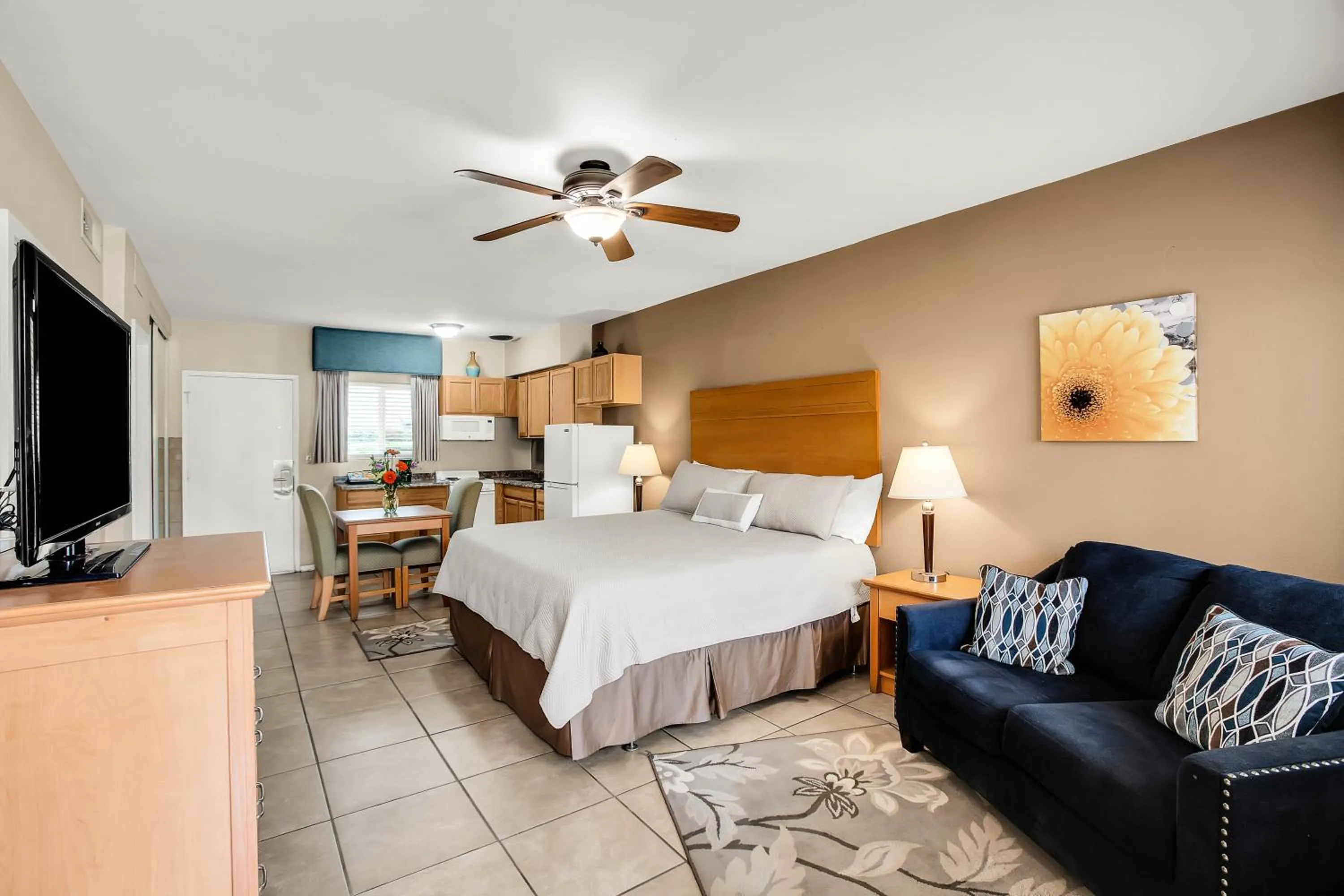 Bed in The Inn at Deep Canyon