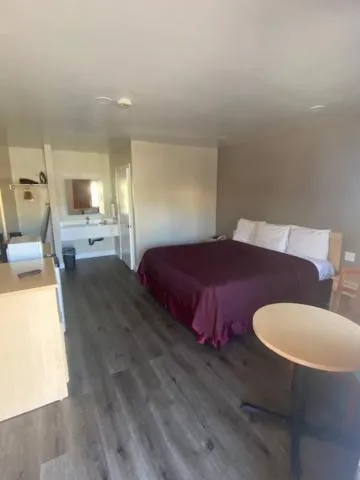 Bed in North Bay Inn Santa Rosa