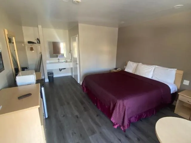 Bed in North Bay Inn Santa Rosa