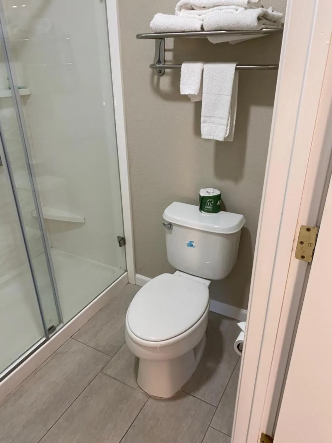 Bathroom in North Bay Inn Santa Rosa