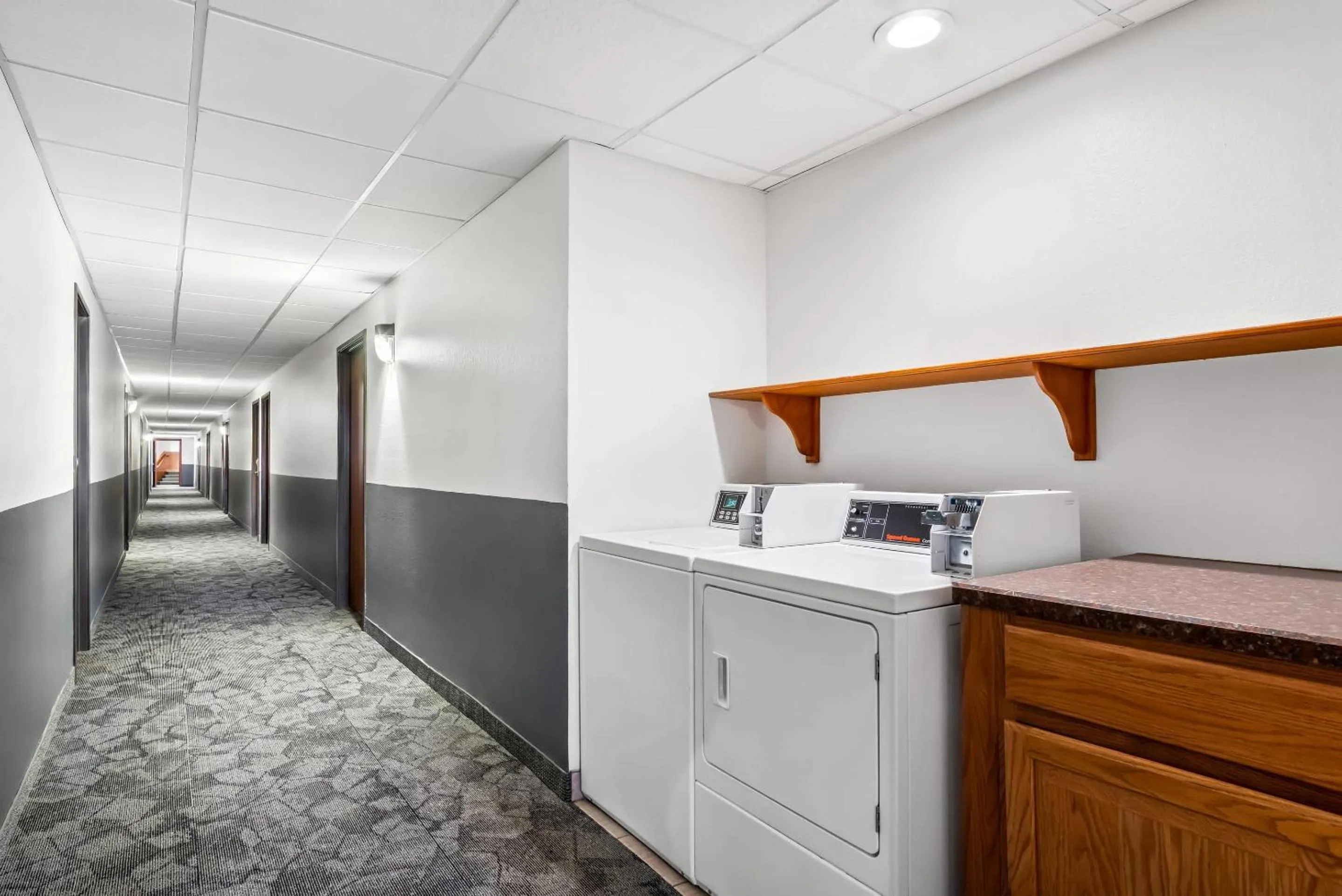 Other, Bed in Econo Lodge Inn & Suites Auburn