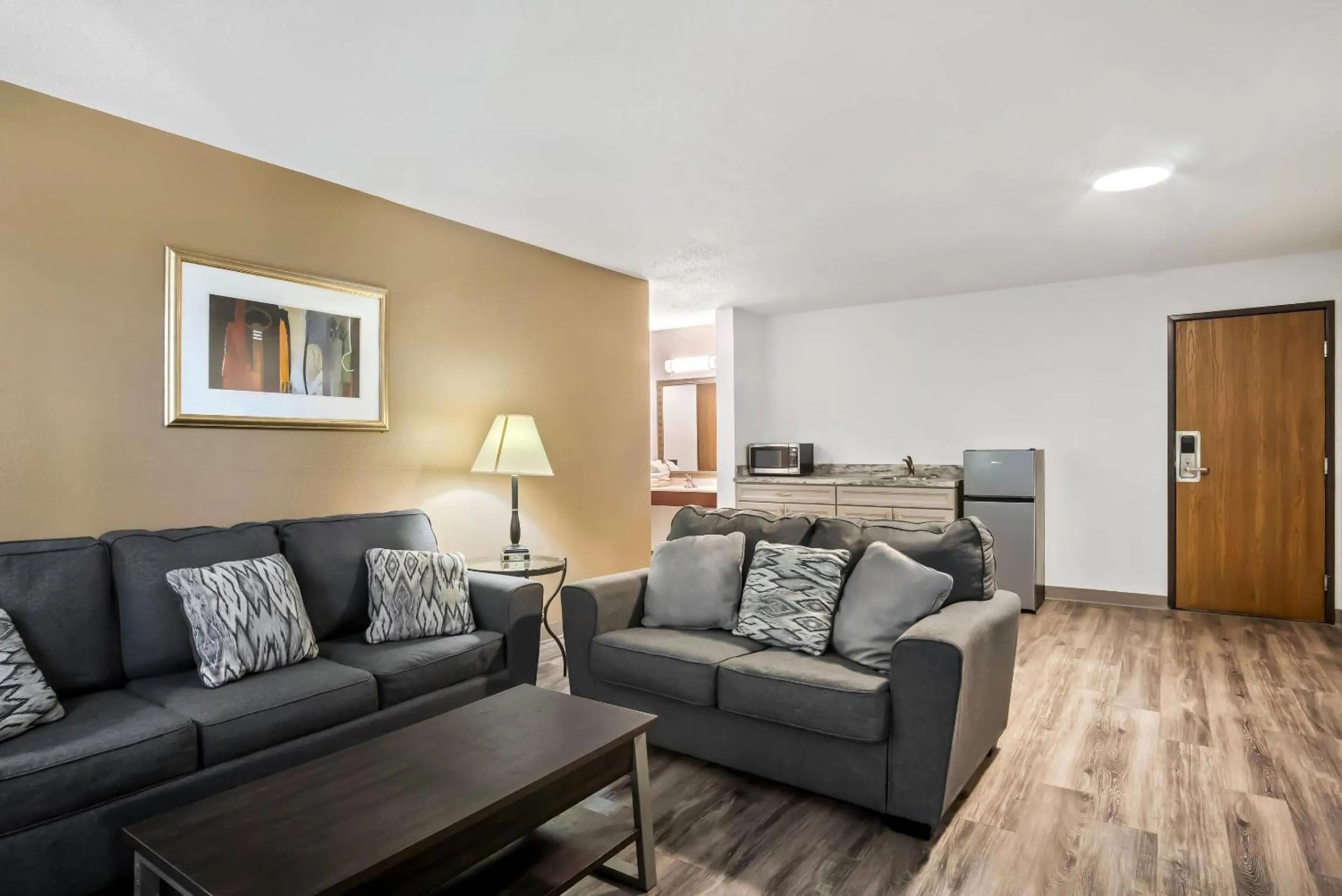 Bedroom in Econo Lodge Inn & Suites Auburn