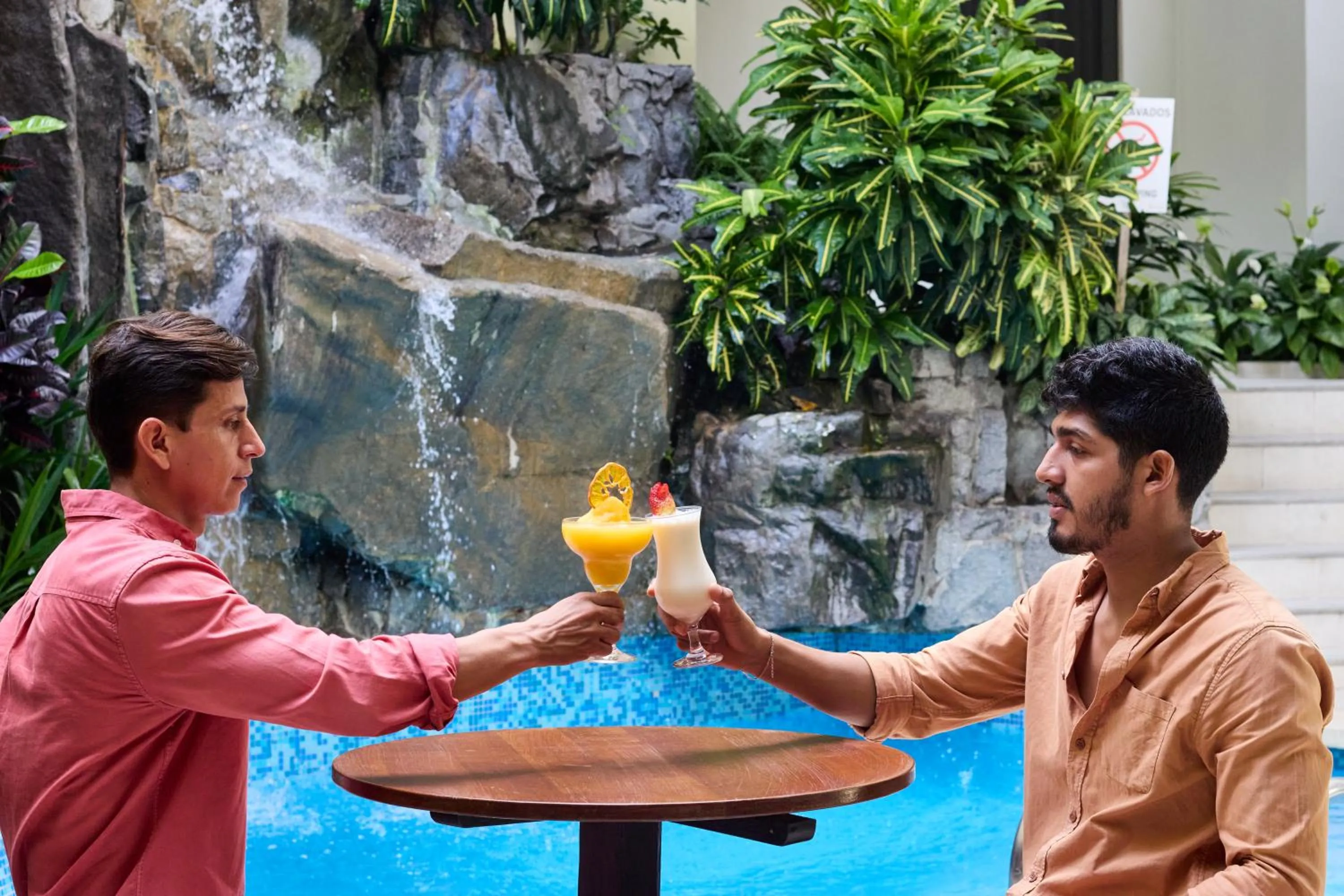 Restaurant/places to eat in El Dorado Classic Hotel