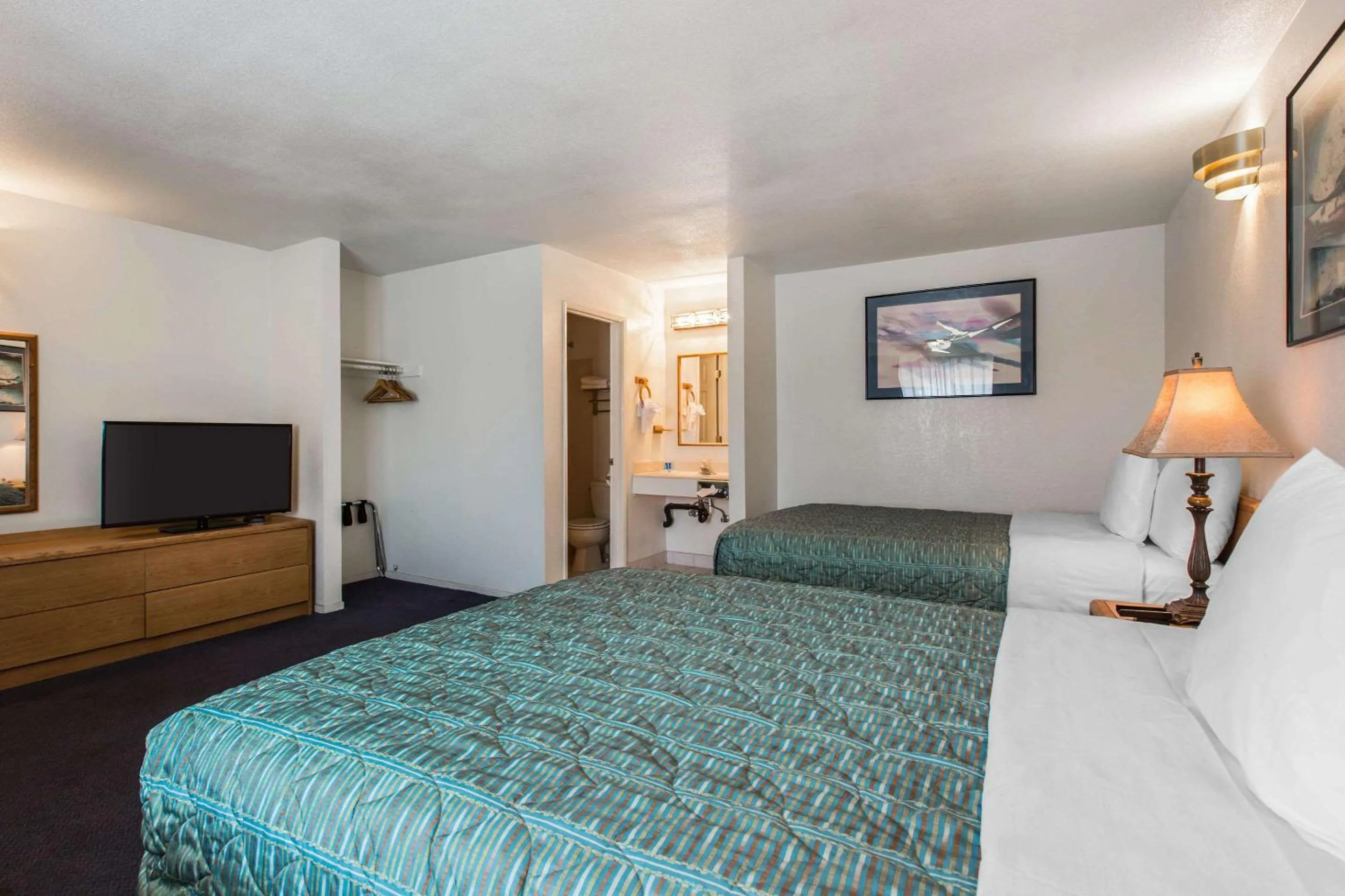 Bedroom, Bed in Rodeway Inn Beaumont