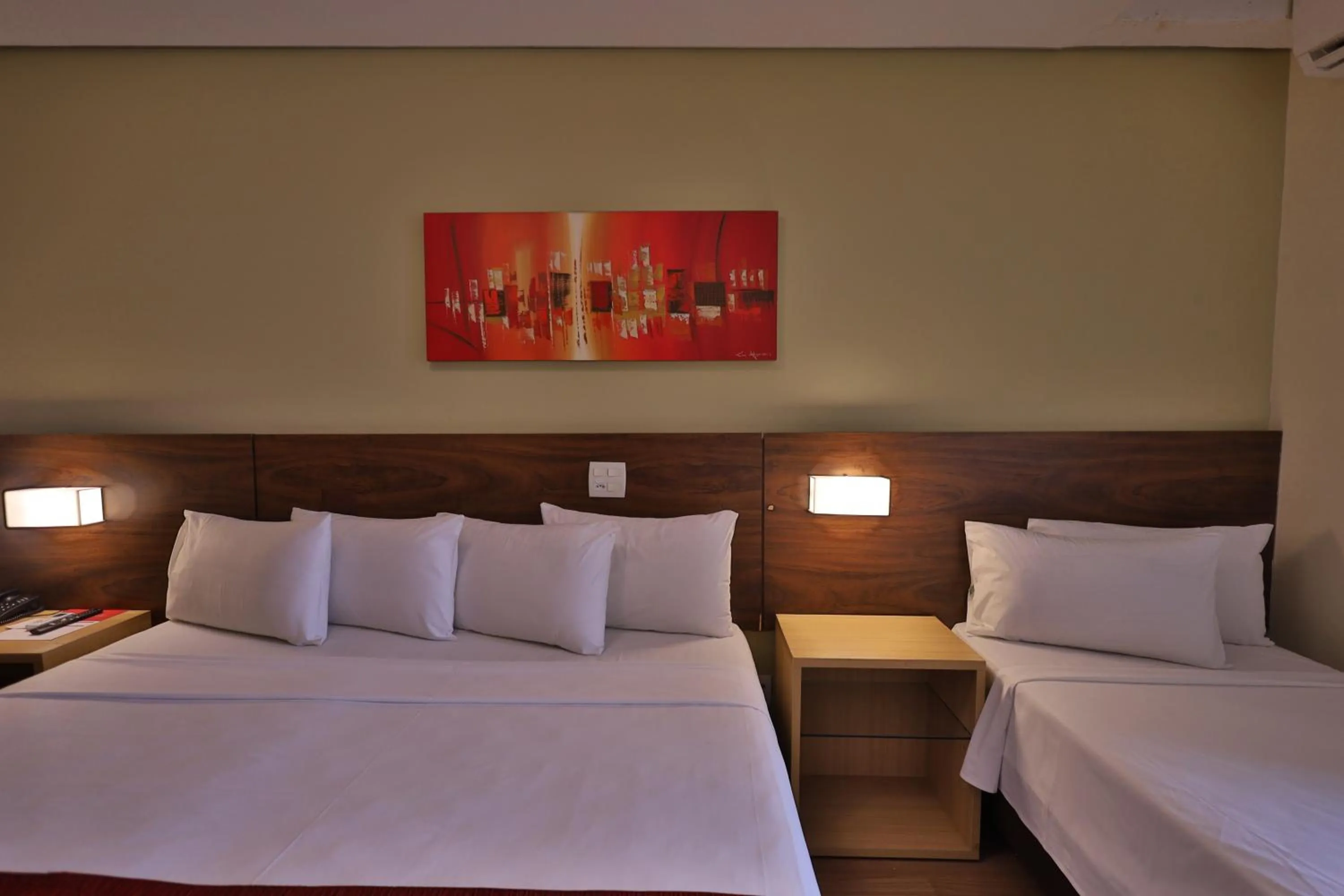 Bed in Ramada Hotel & Suites Lagoa Santa By Wyndham