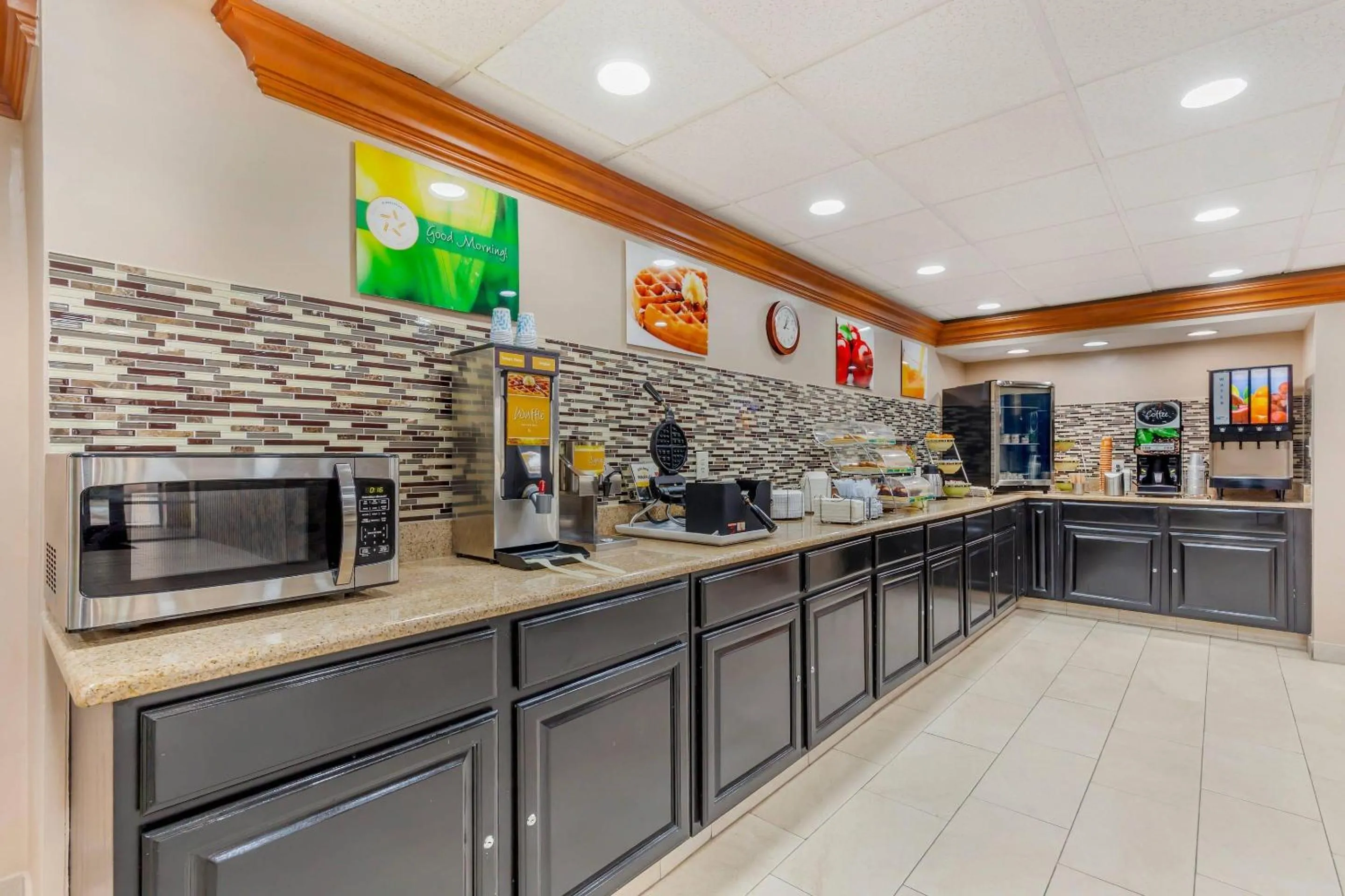 Breakfast in Quality Inn Lumberton North