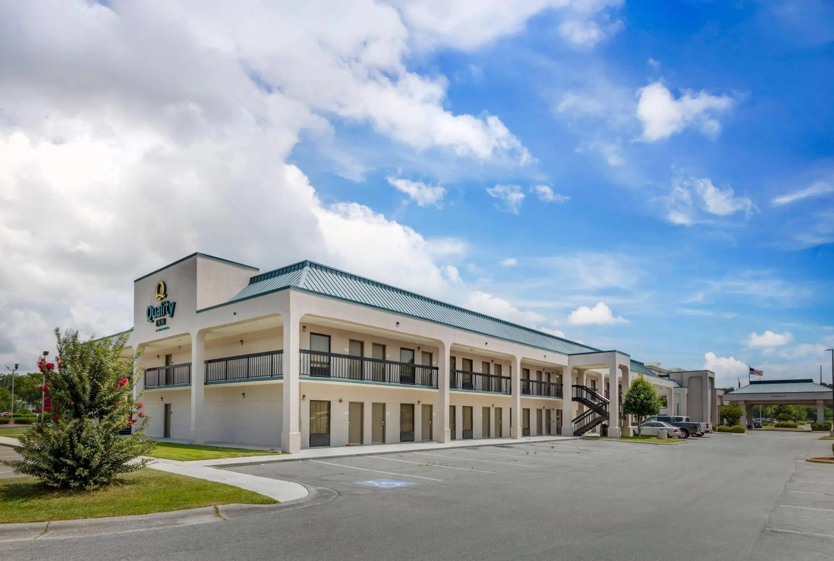 Property building in Quality Inn Lumberton North