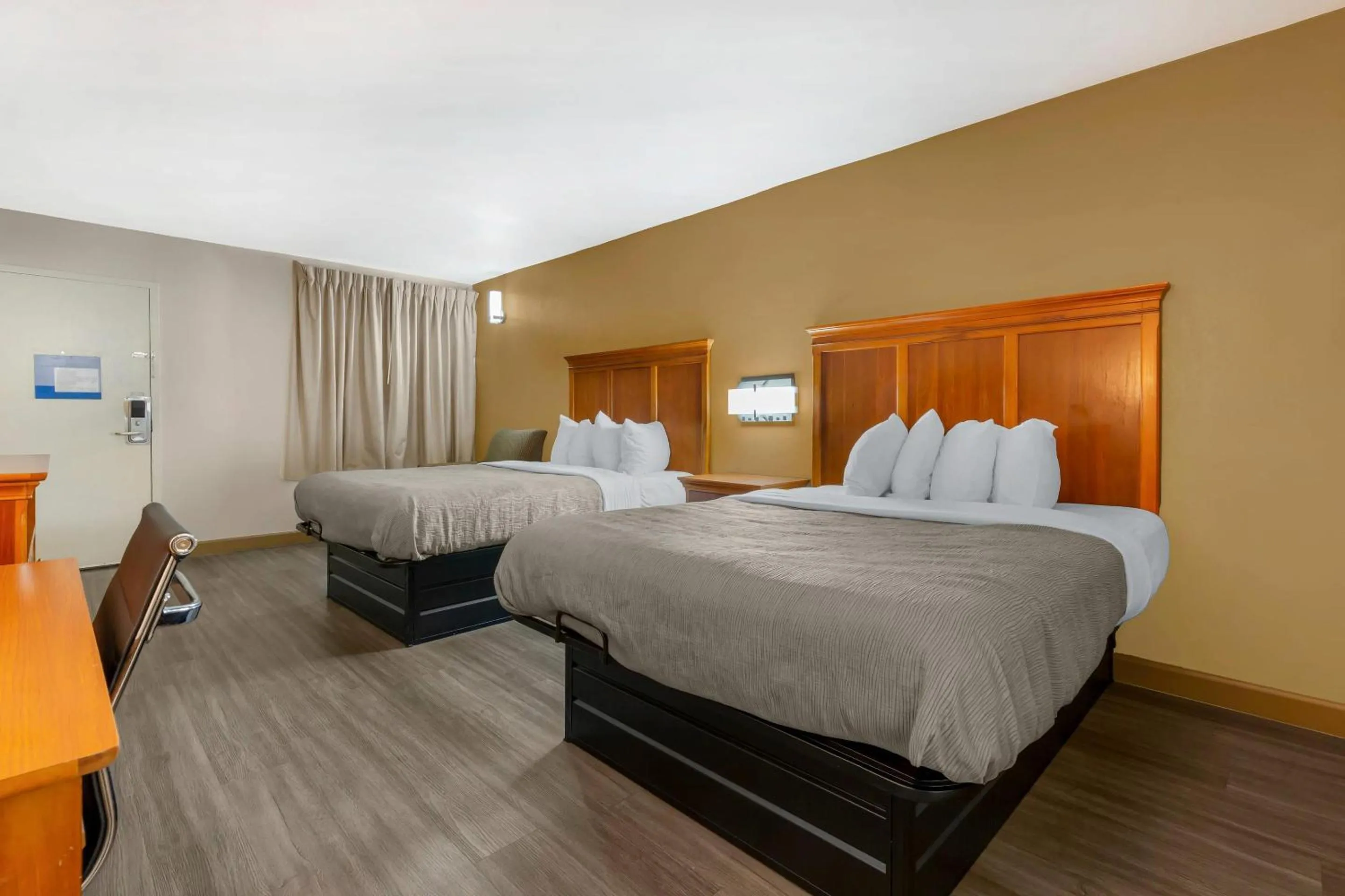 Bedroom, Bed in Quality Inn Lumberton North