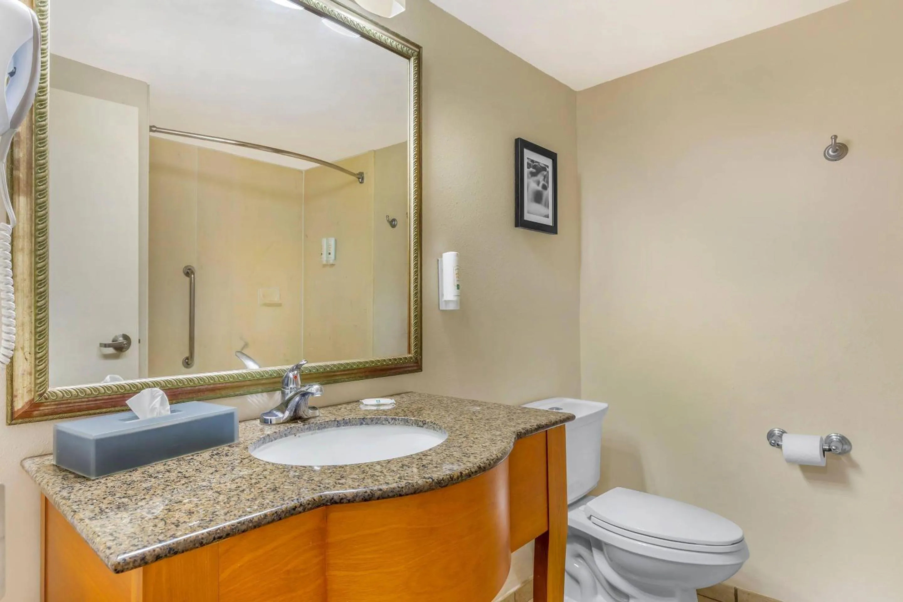 Bedroom in Quality Inn Lumberton North