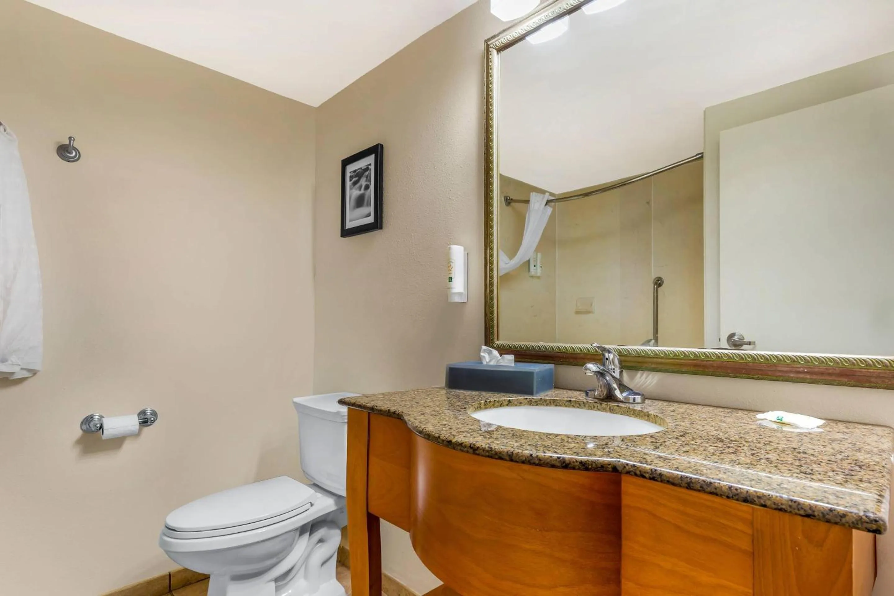 Bedroom in Quality Inn Lumberton North