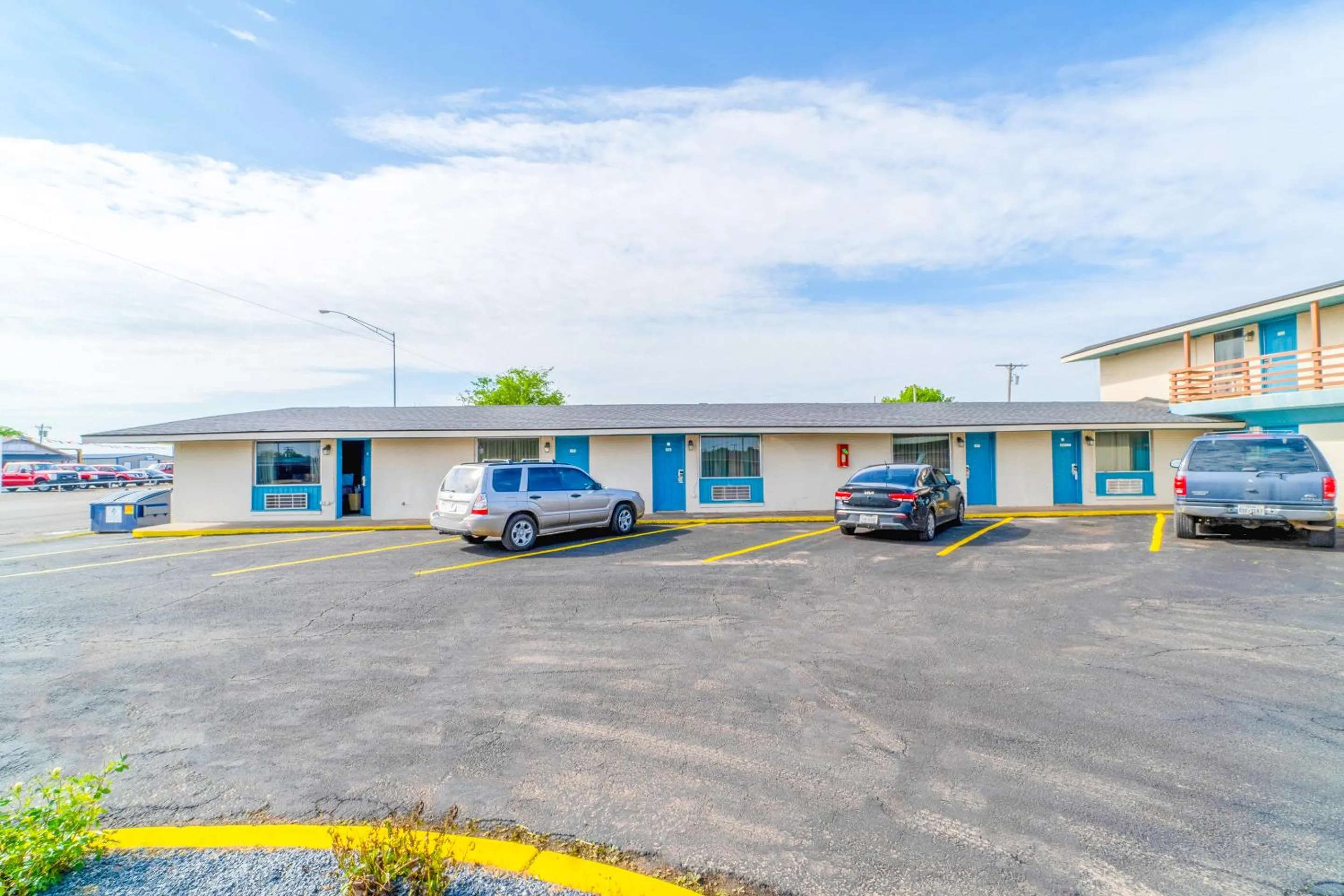 Parking in Budget Inn by OYO Frederick US-183