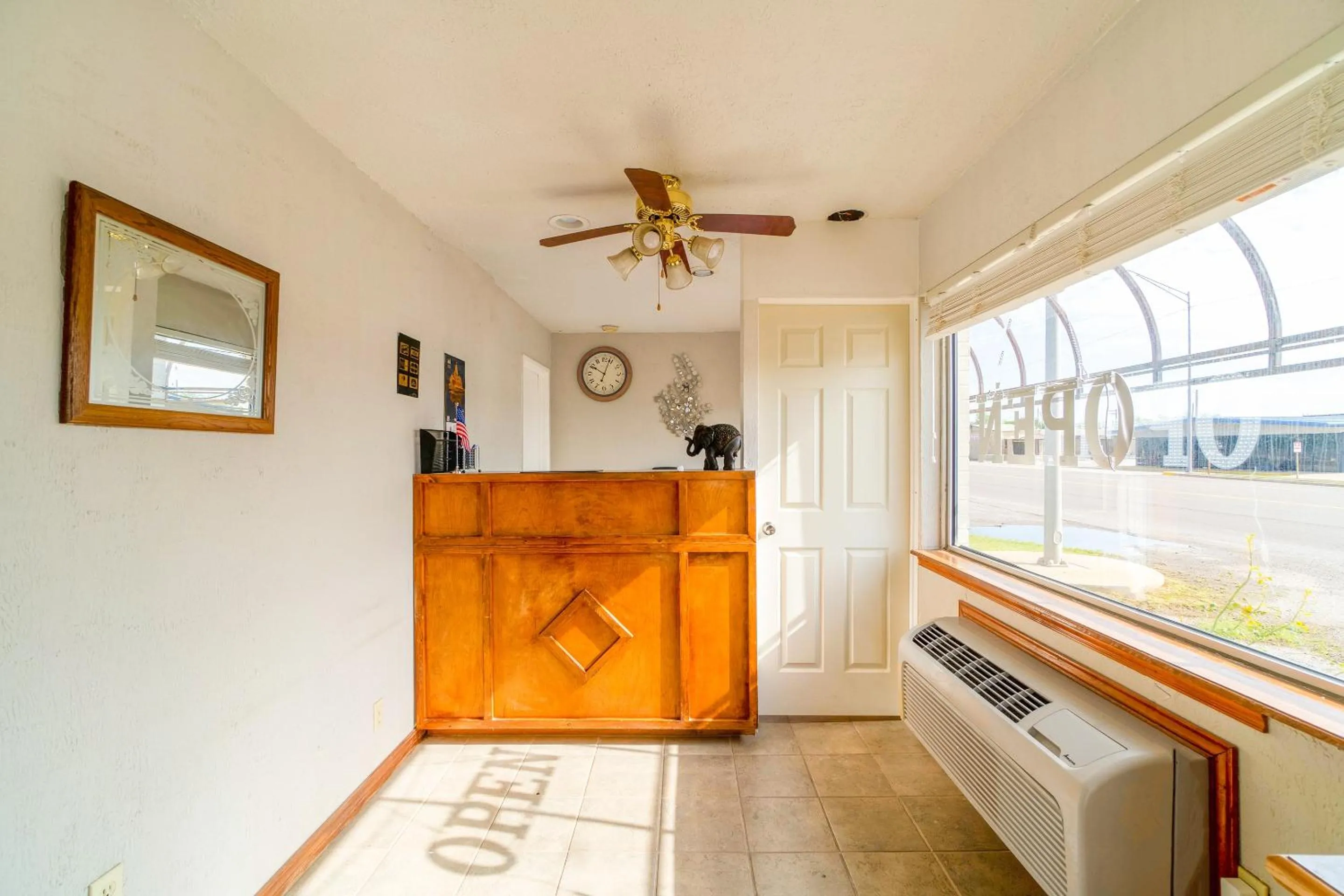 Lobby or reception in Budget Inn by OYO Frederick US-183