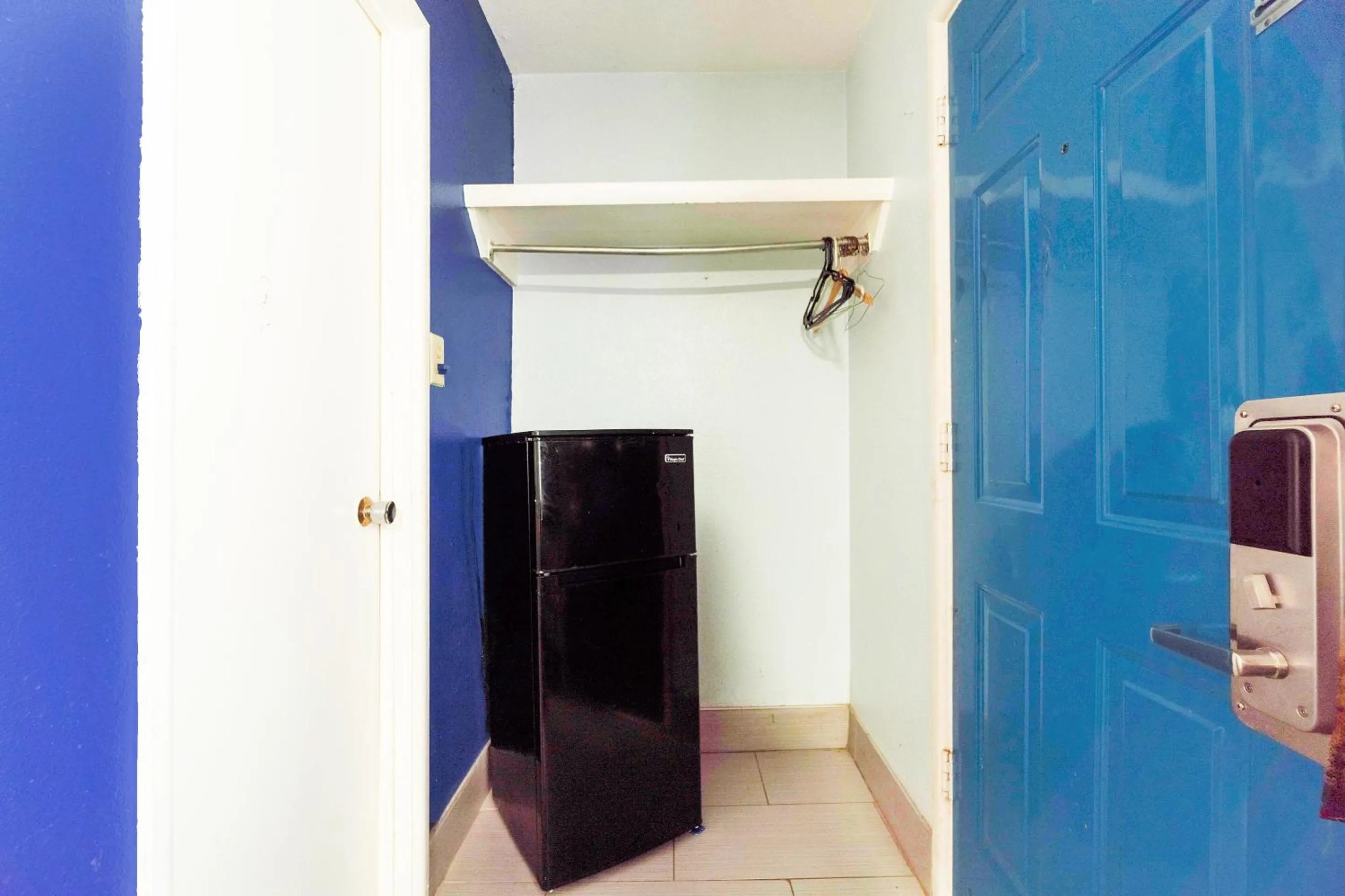 Bedroom in Budget Inn by OYO Frederick US-183