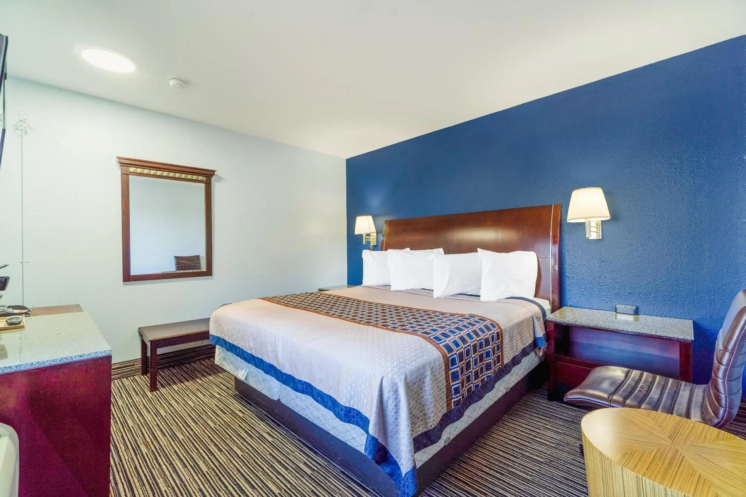 King Bed Non-Smoking in Budget Inn by OYO Frederick US-183 King Bed Non-Smoking in Budget Inn by OYO Frederick US-183