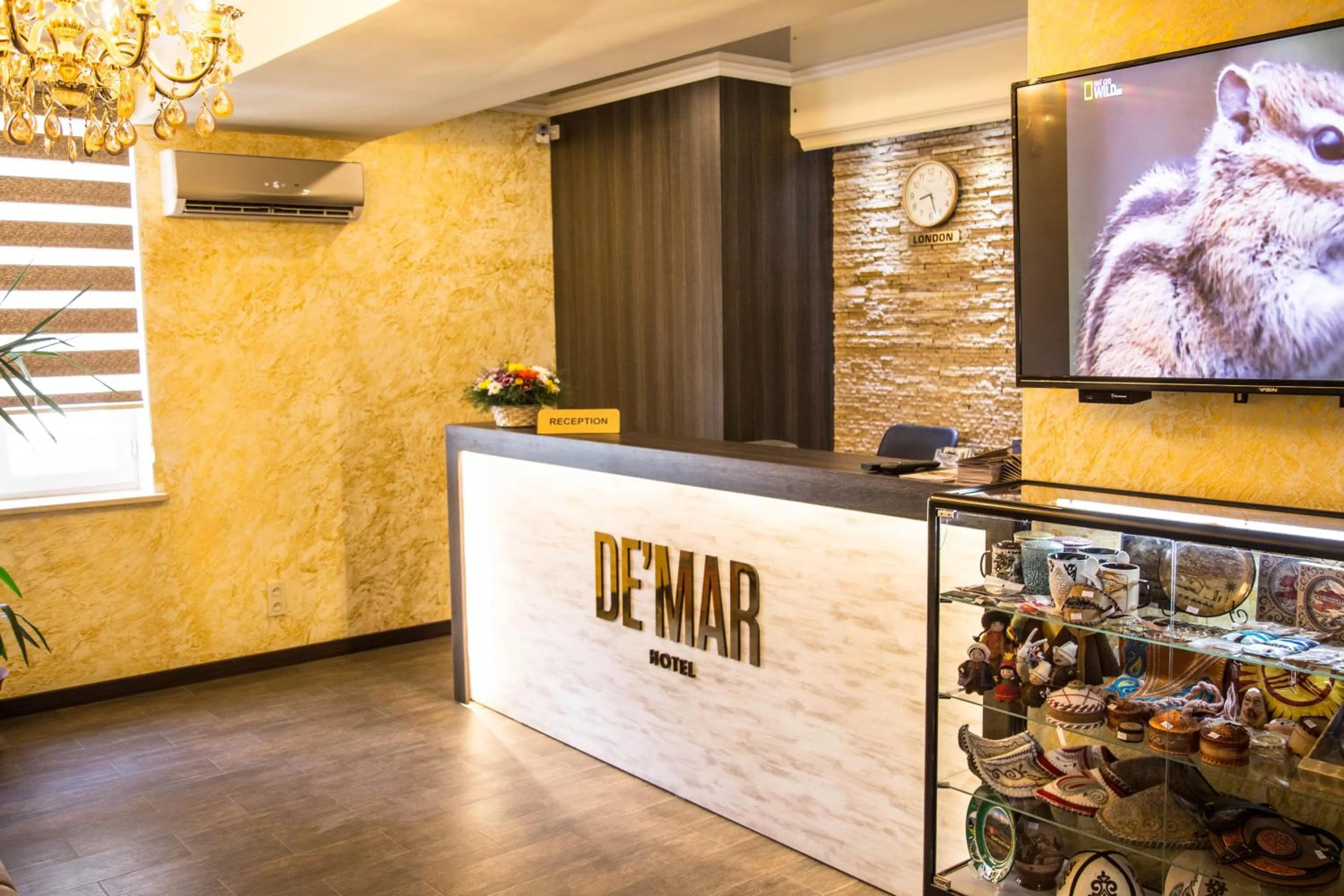 Lobby or reception in De'Mar Hotel