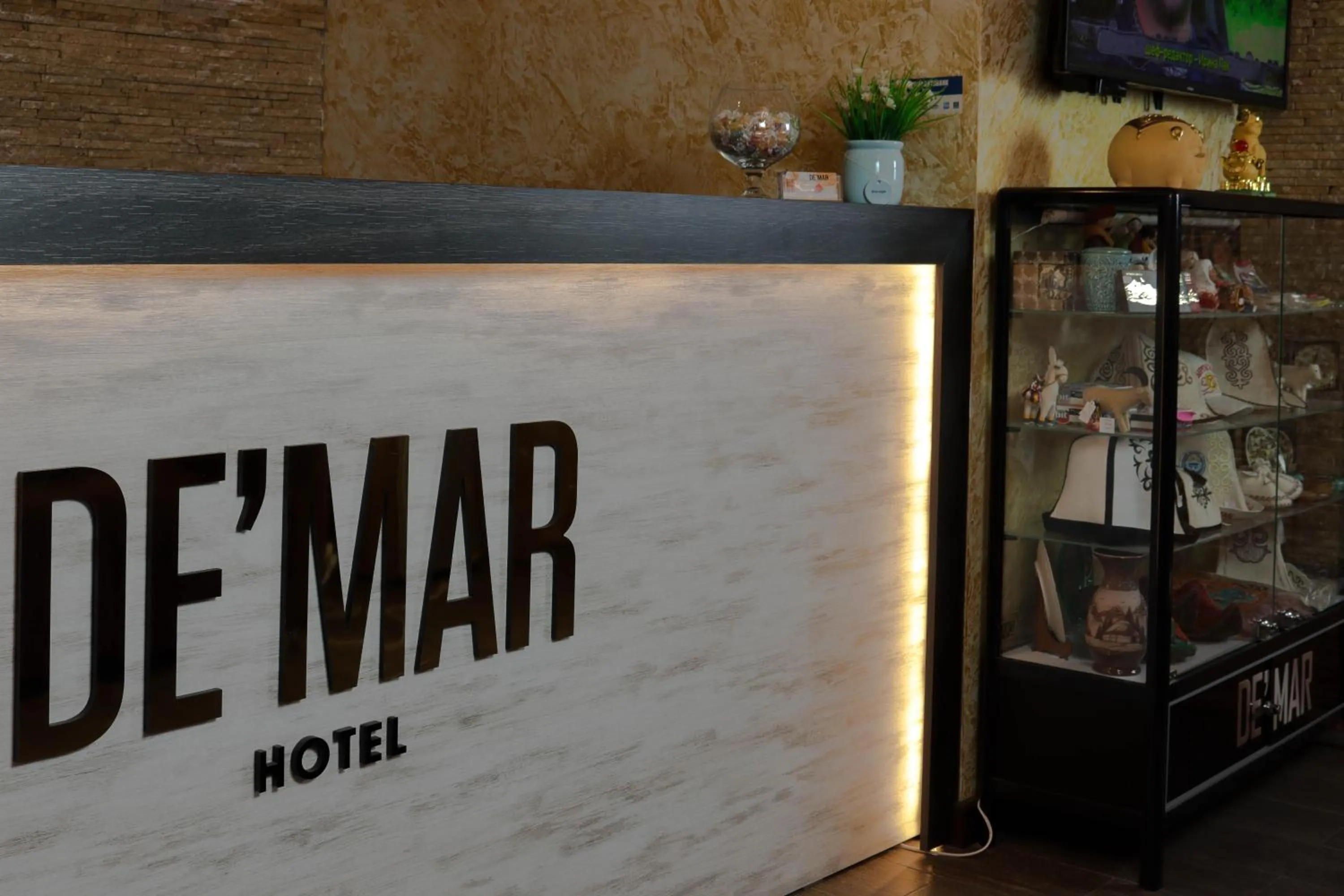 Lobby or reception in De'Mar Hotel