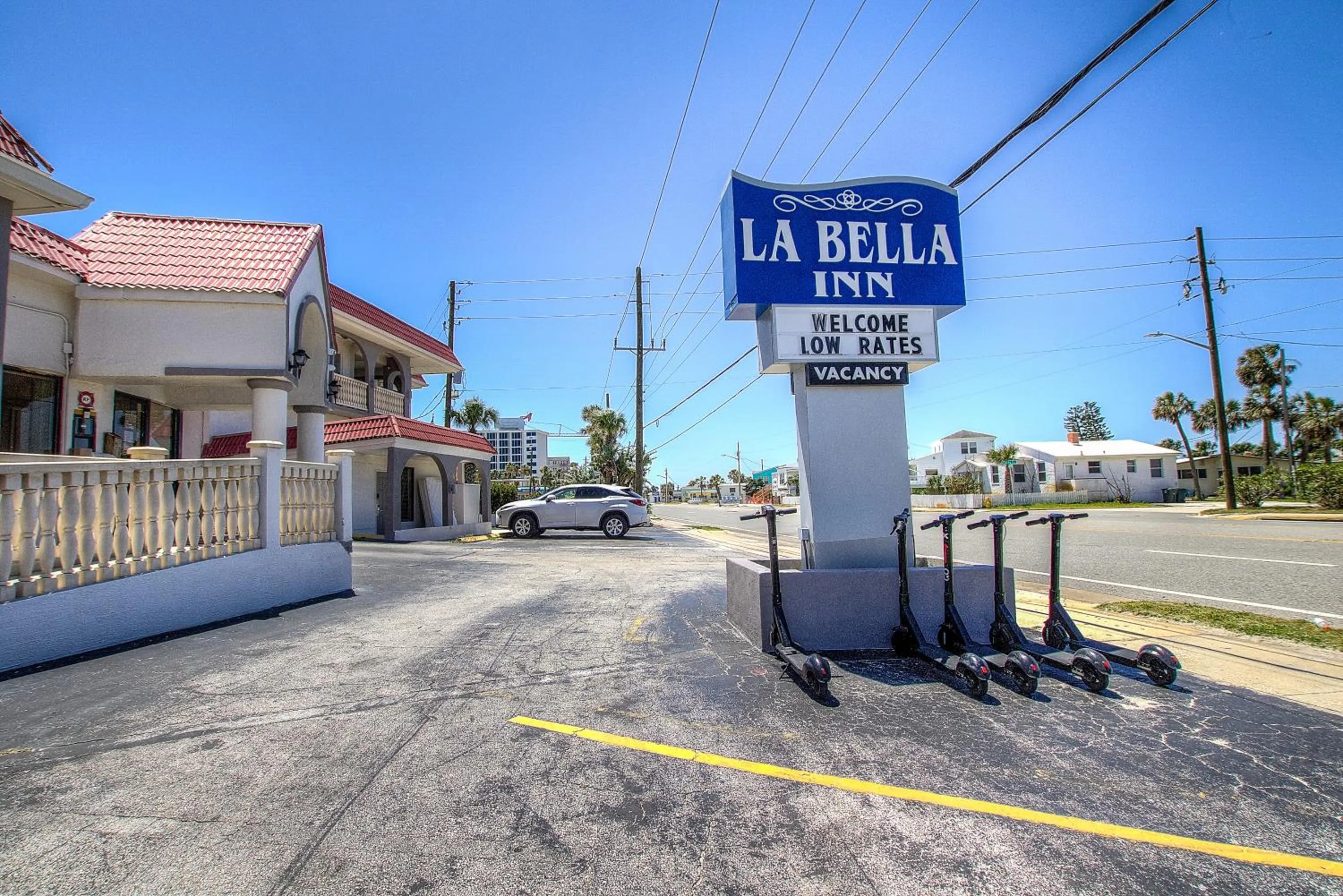 Street view in La Bella Oceanfront Inn - Daytona