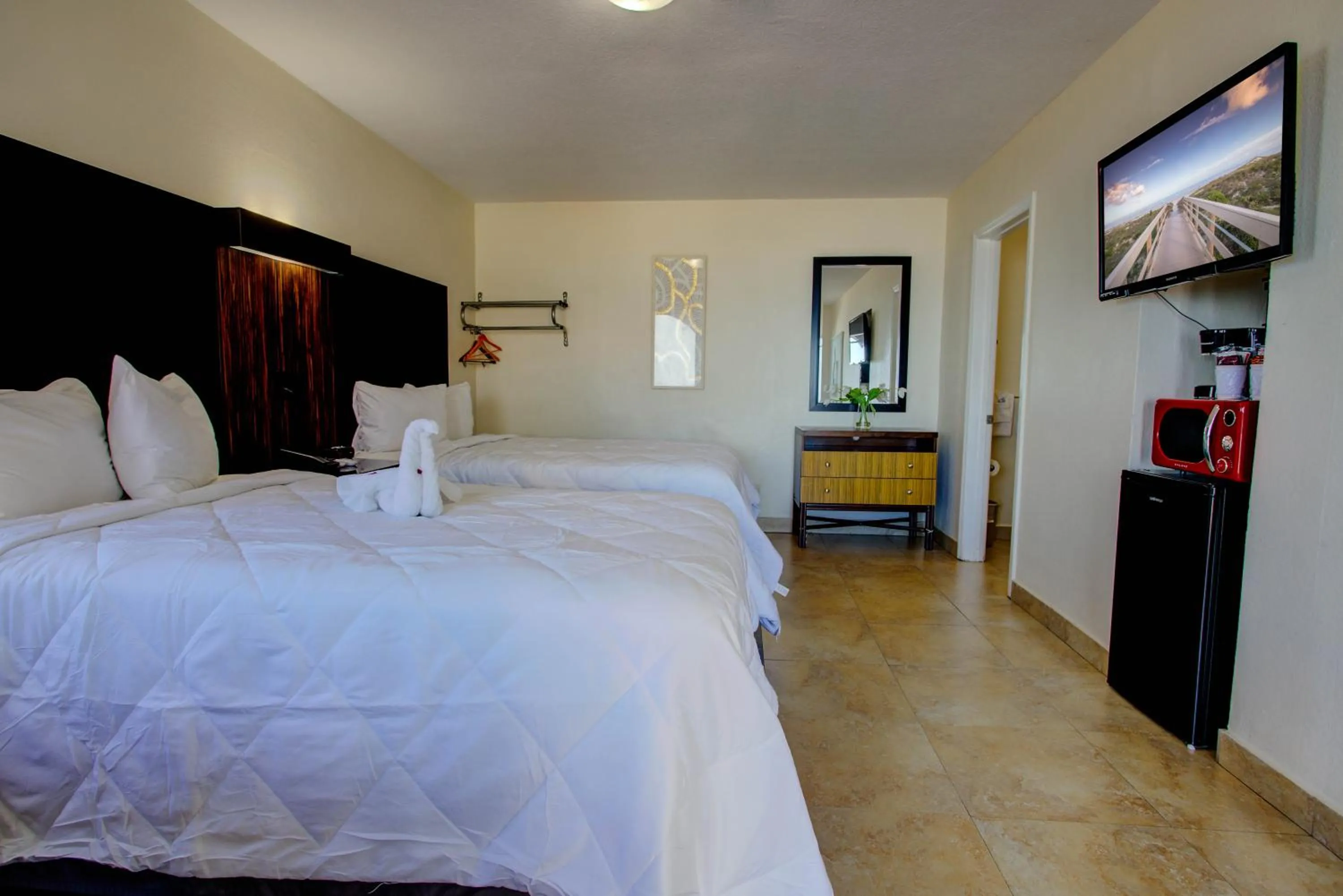 TV and multimedia, Bed in La Bella Inn - POOL OPEN