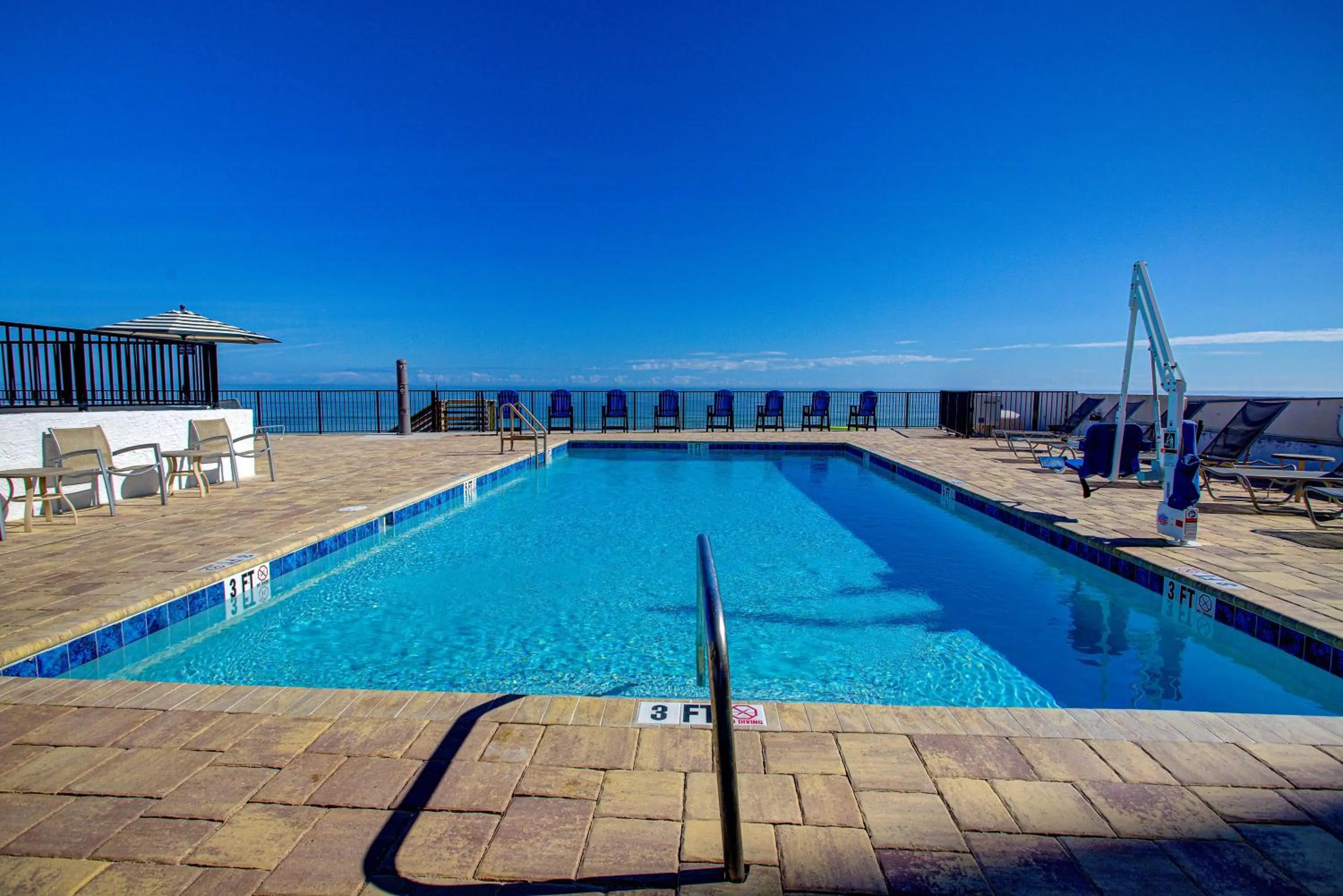 Pool view in La Bella Inn - POOL OPEN