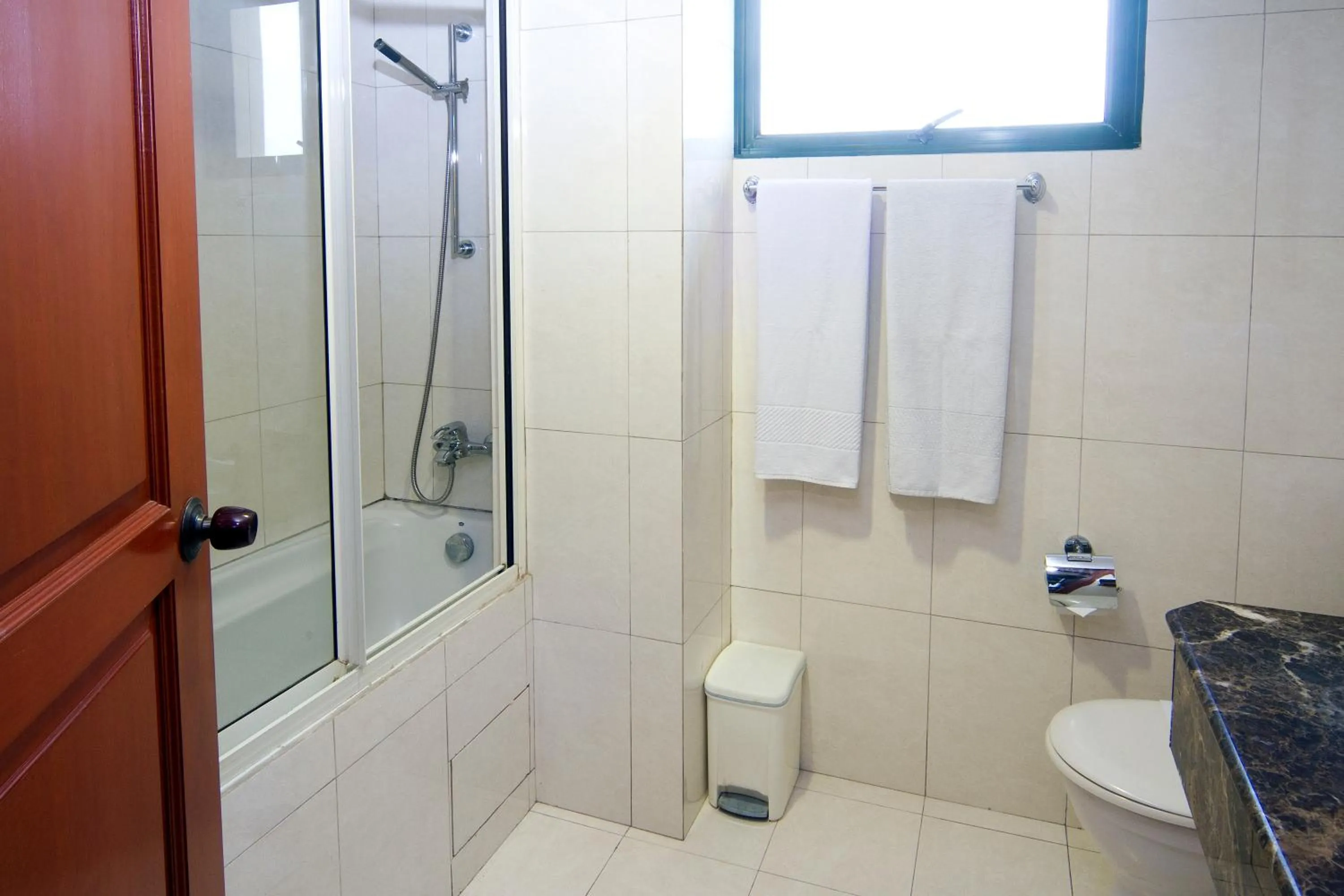 Bathroom in Mookai Hotel