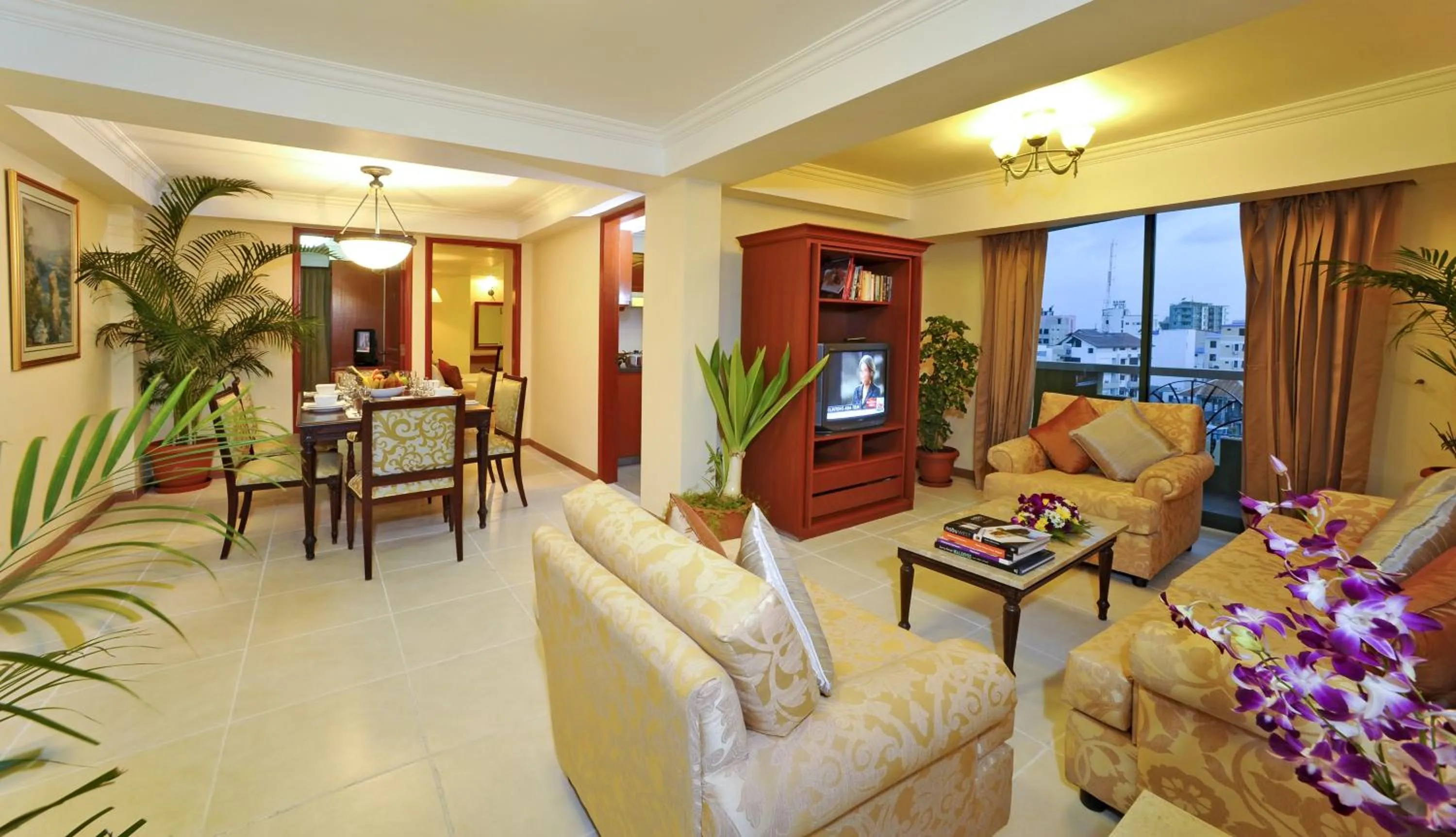 Restaurant/places to eat in Mookai Hotel