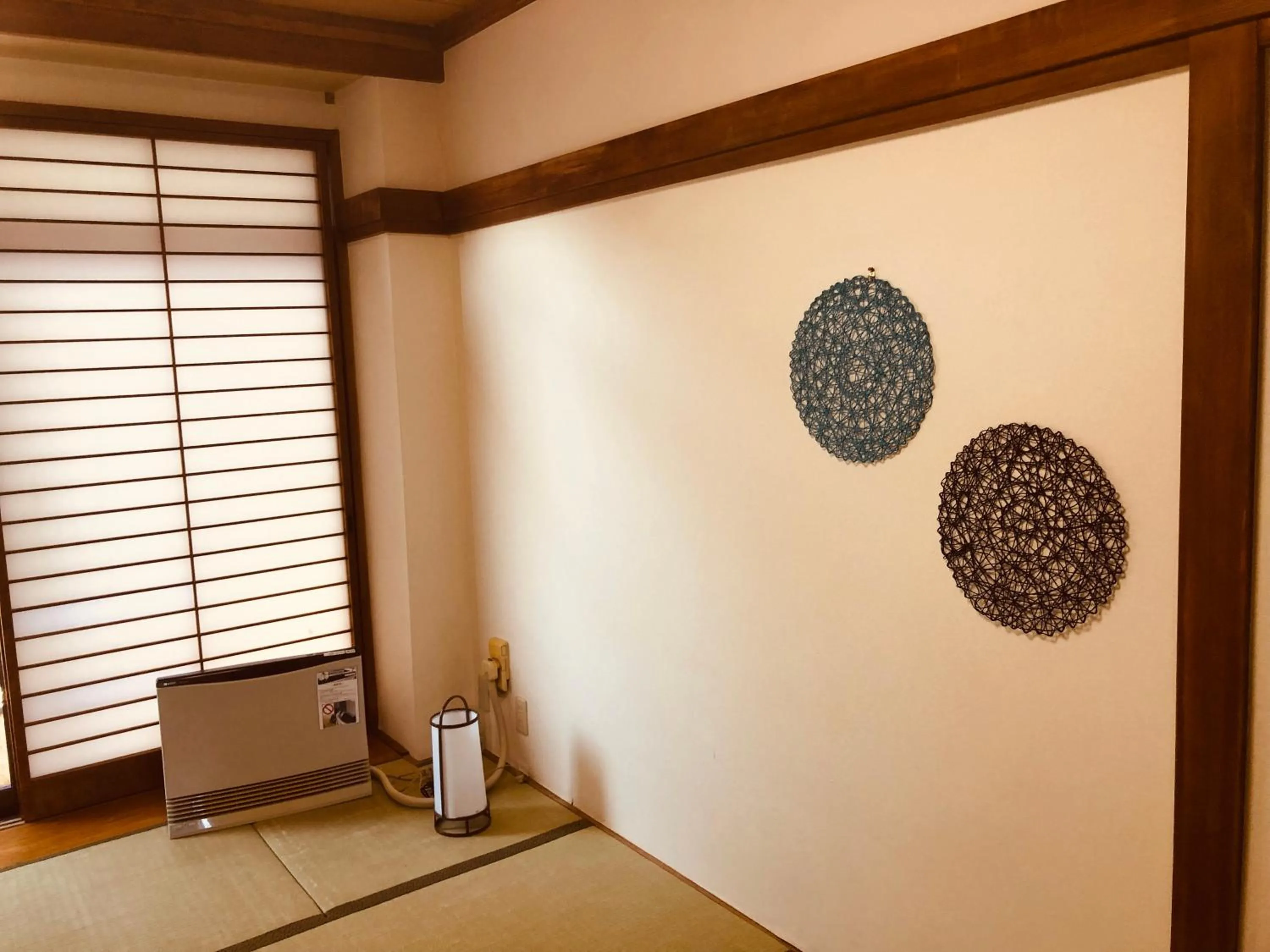 Photo of the whole room in K's House MtFuji -ケイズハウスMt富士- Travelers Hostel- Lake Kawaguchiko