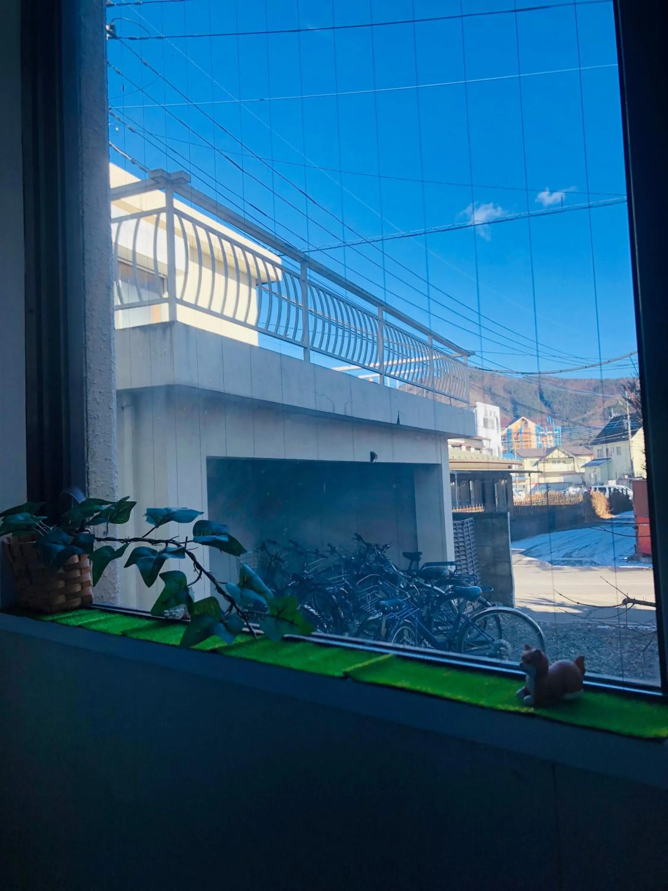 Communal lounge/ TV room in K's House MtFuji -ケイズハウスMt富士- Travelers Hostel- Lake Kawaguchiko