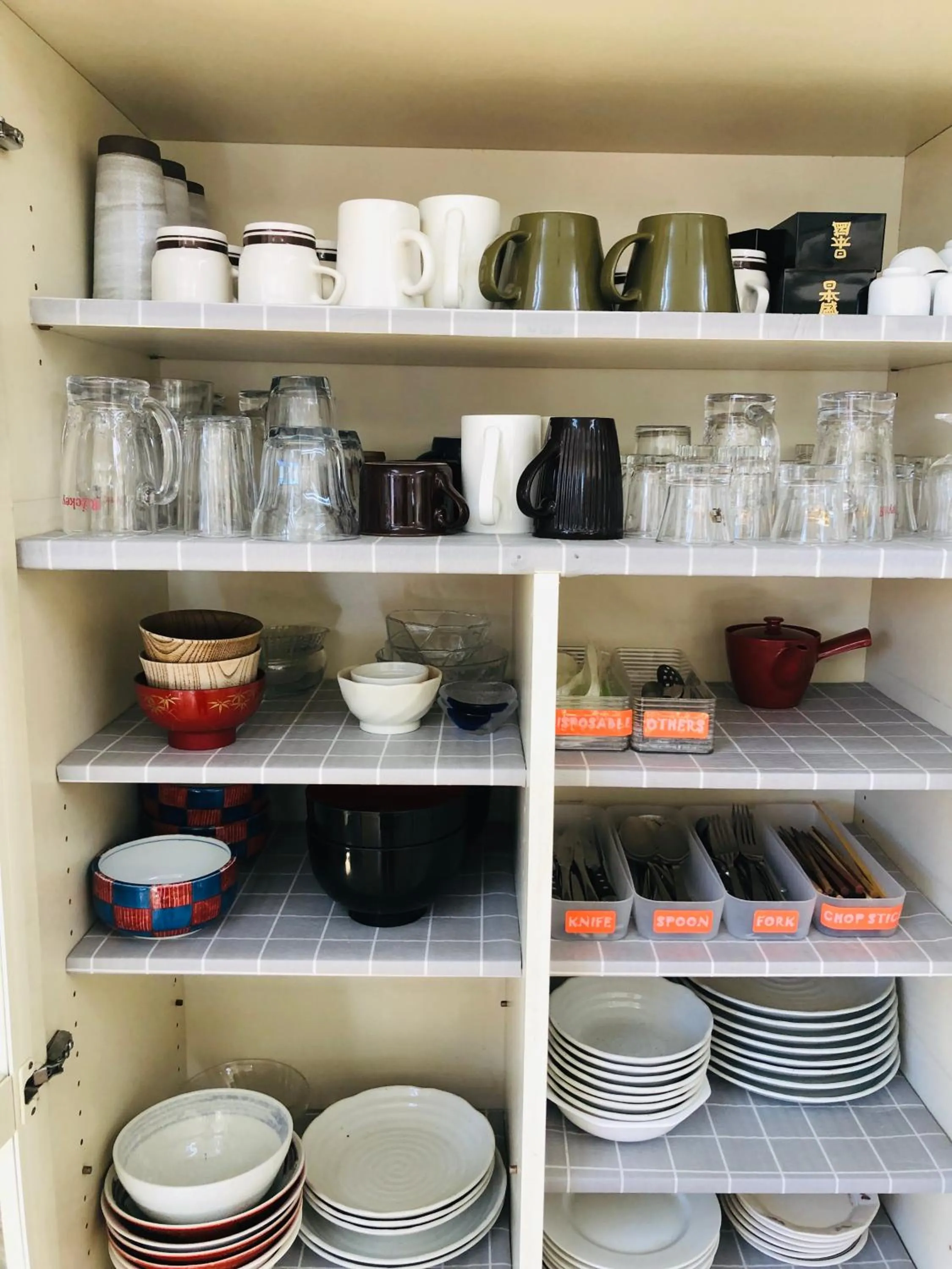 Communal kitchen in K's House MtFuji -ケイズハウスMt富士- Travelers Hostel- Lake Kawaguchiko