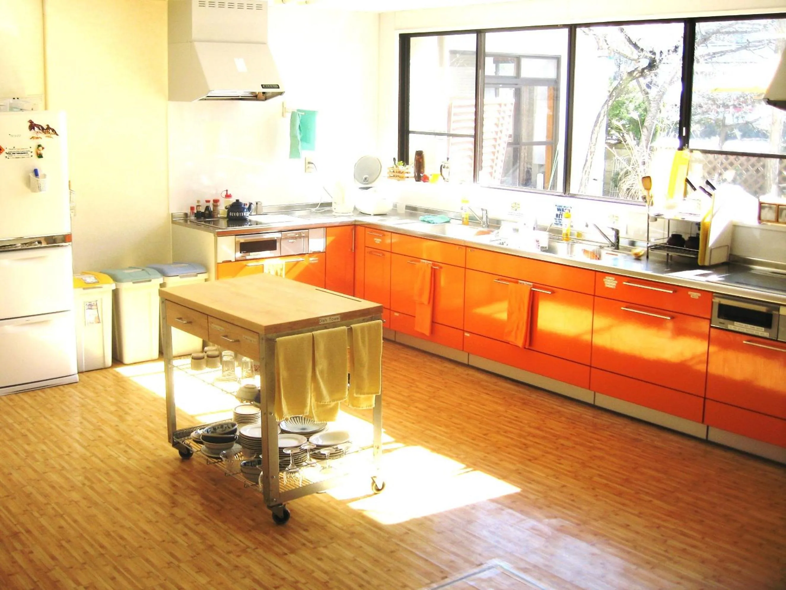 Kitchen or kitchenette in K's House MtFuji -ケイズハウスMt富士- Travelers Hostel- Lake Kawaguchiko